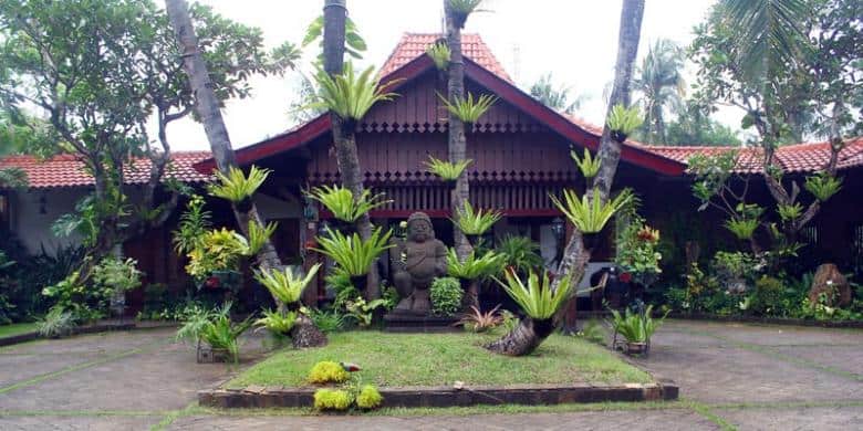 Perjalanan Menuju Lorong Waktu di Museum di Tengah Kebun