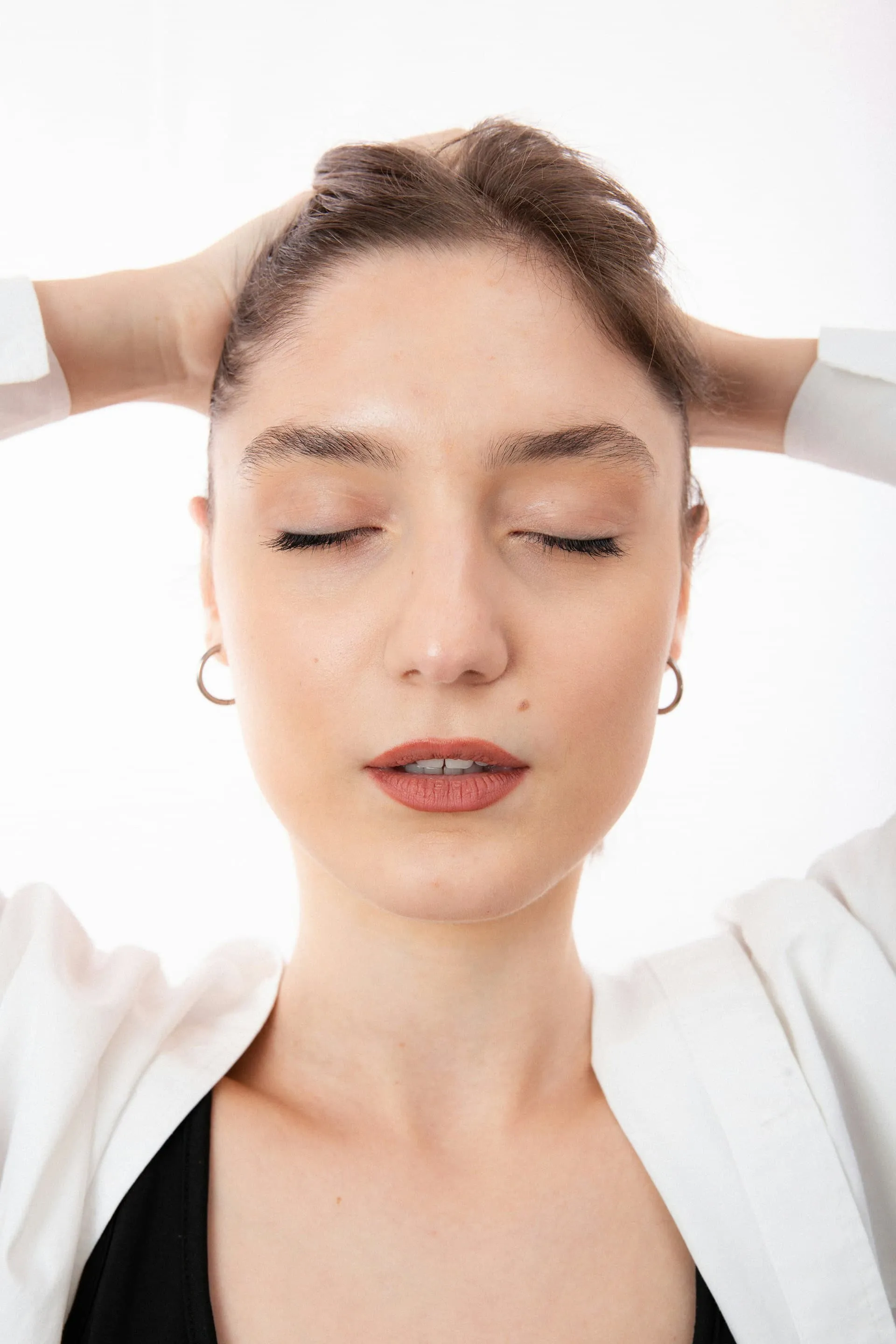 The New Minimalism: Mengapa "Skin-Streaming" Menjadi Tren Kecantikan Utama?