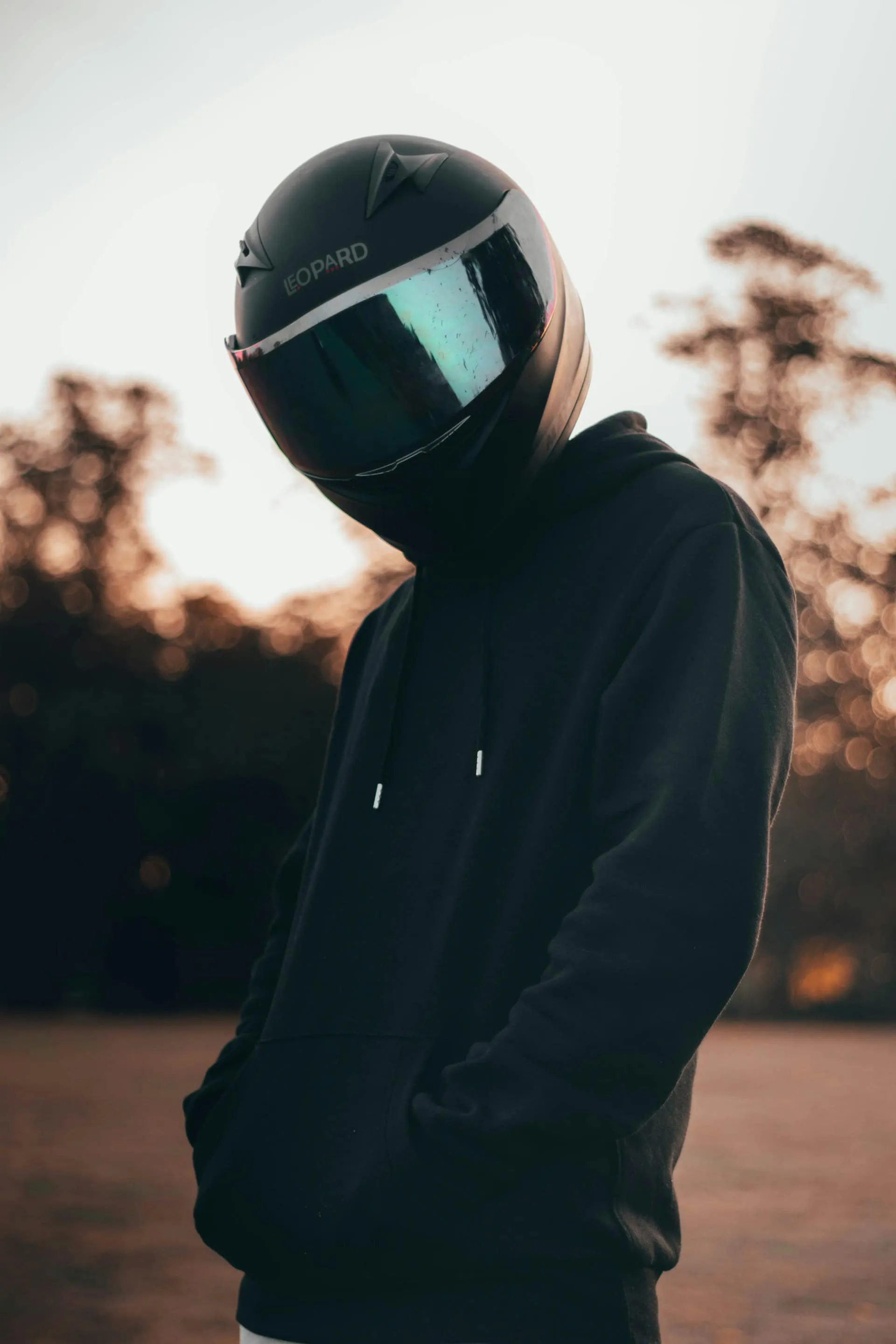 Keamanan Augmentasi: Revolusi Smart Helmet dengan Integrasi AR untuk Standar Baru Keselamatan Berkendara