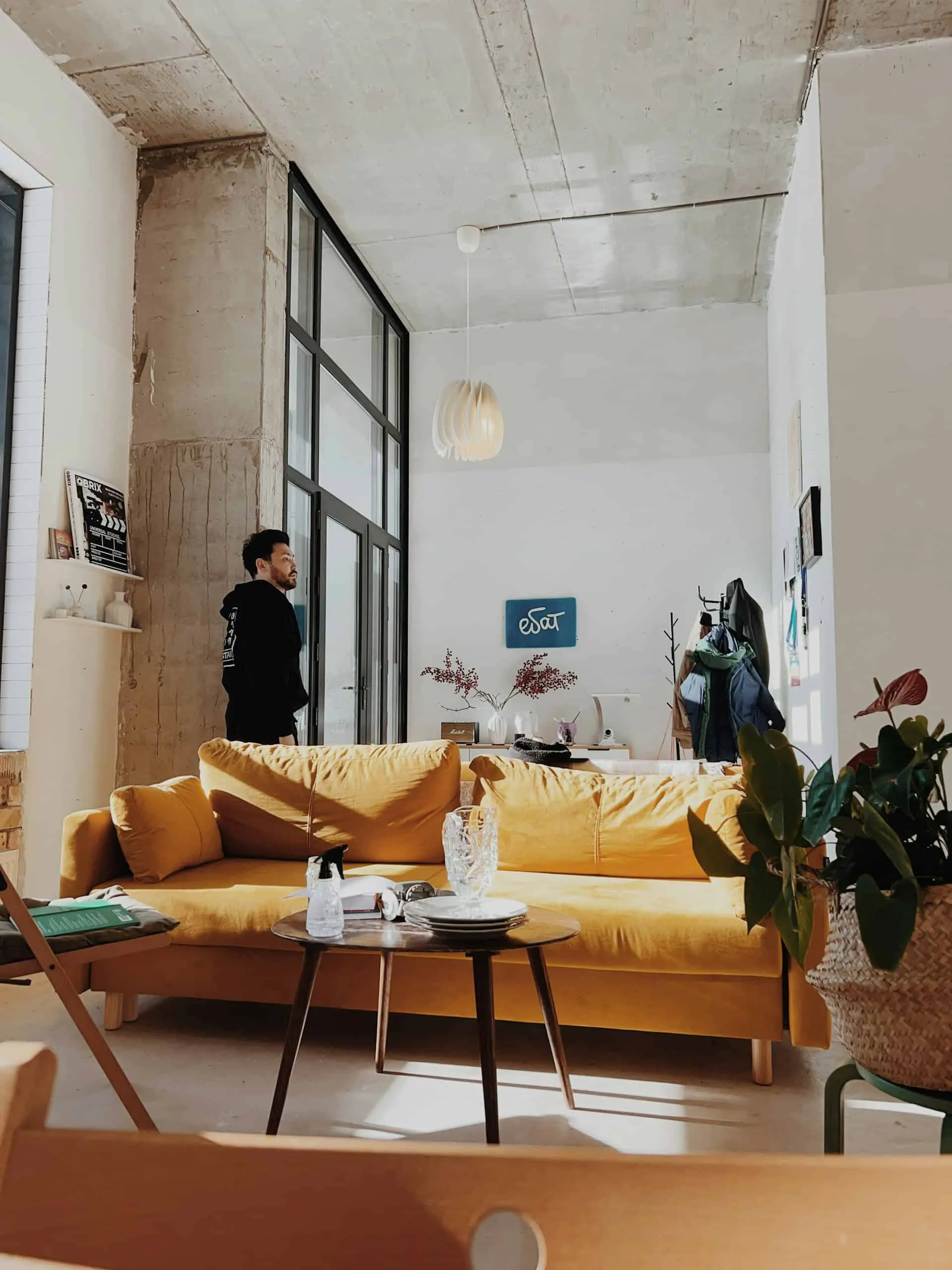 Budaya Solo Living: Menciptakan Kemandirian & Estetika Ruang di Hunian Modern