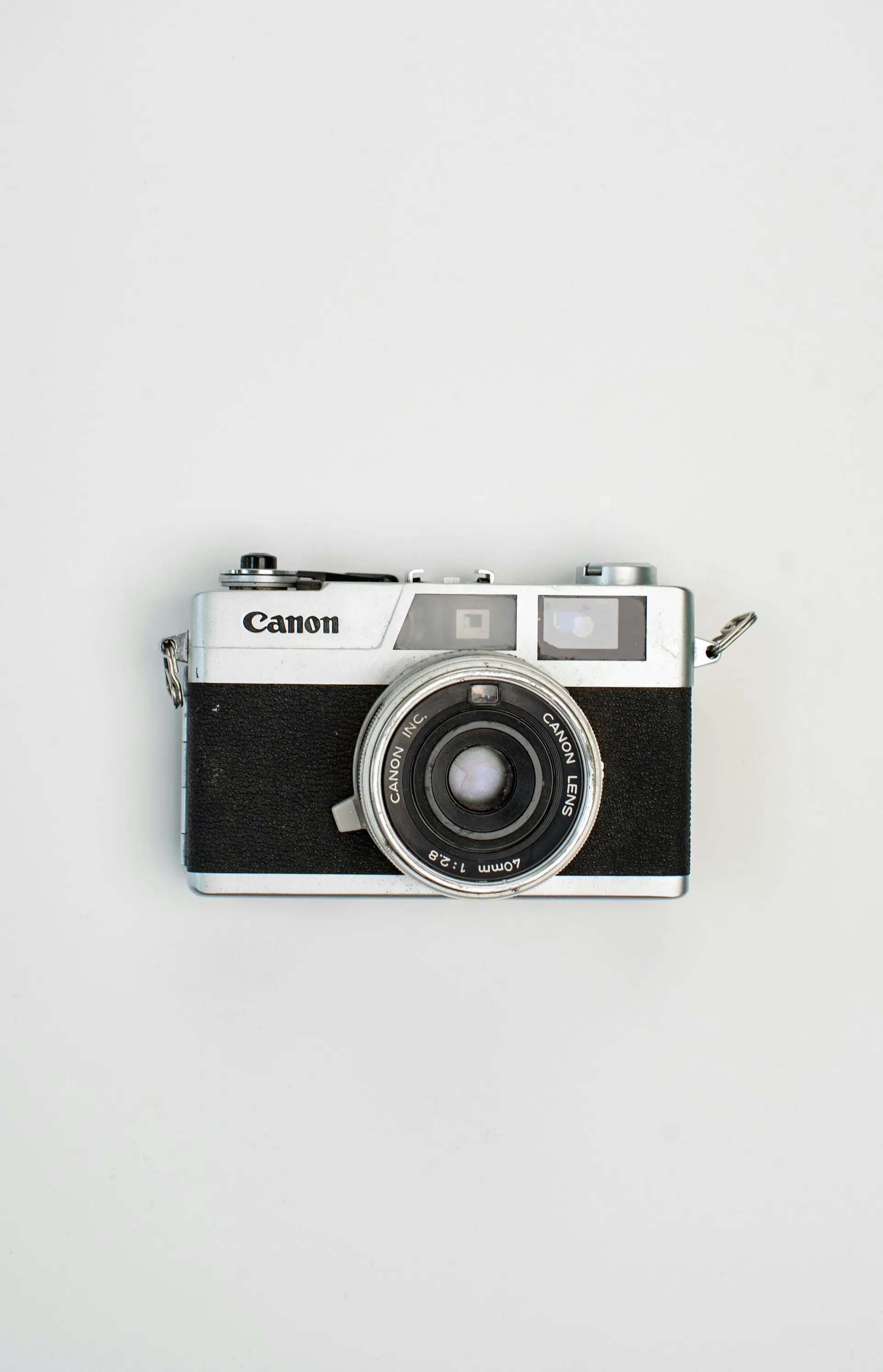 'Vintage Film Cameras': Sentuhan Estetika Analog untuk Dokumentasi Urban