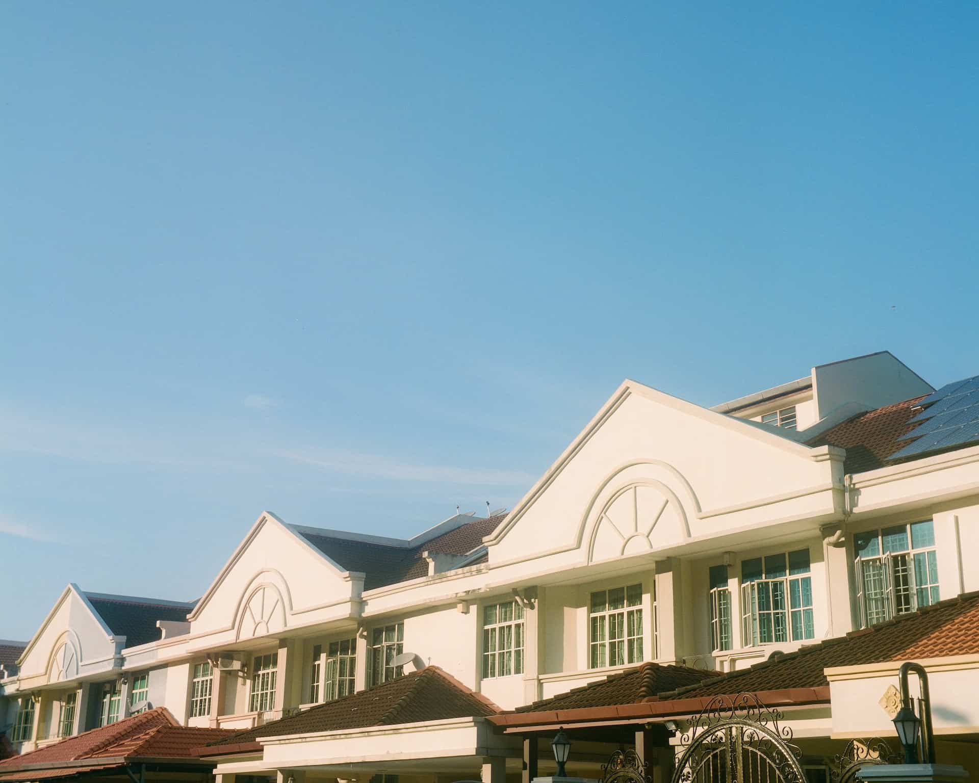 10 Hotel Di Indonesia Peninggalan Kolonial Belanda Yang Masih Eksis