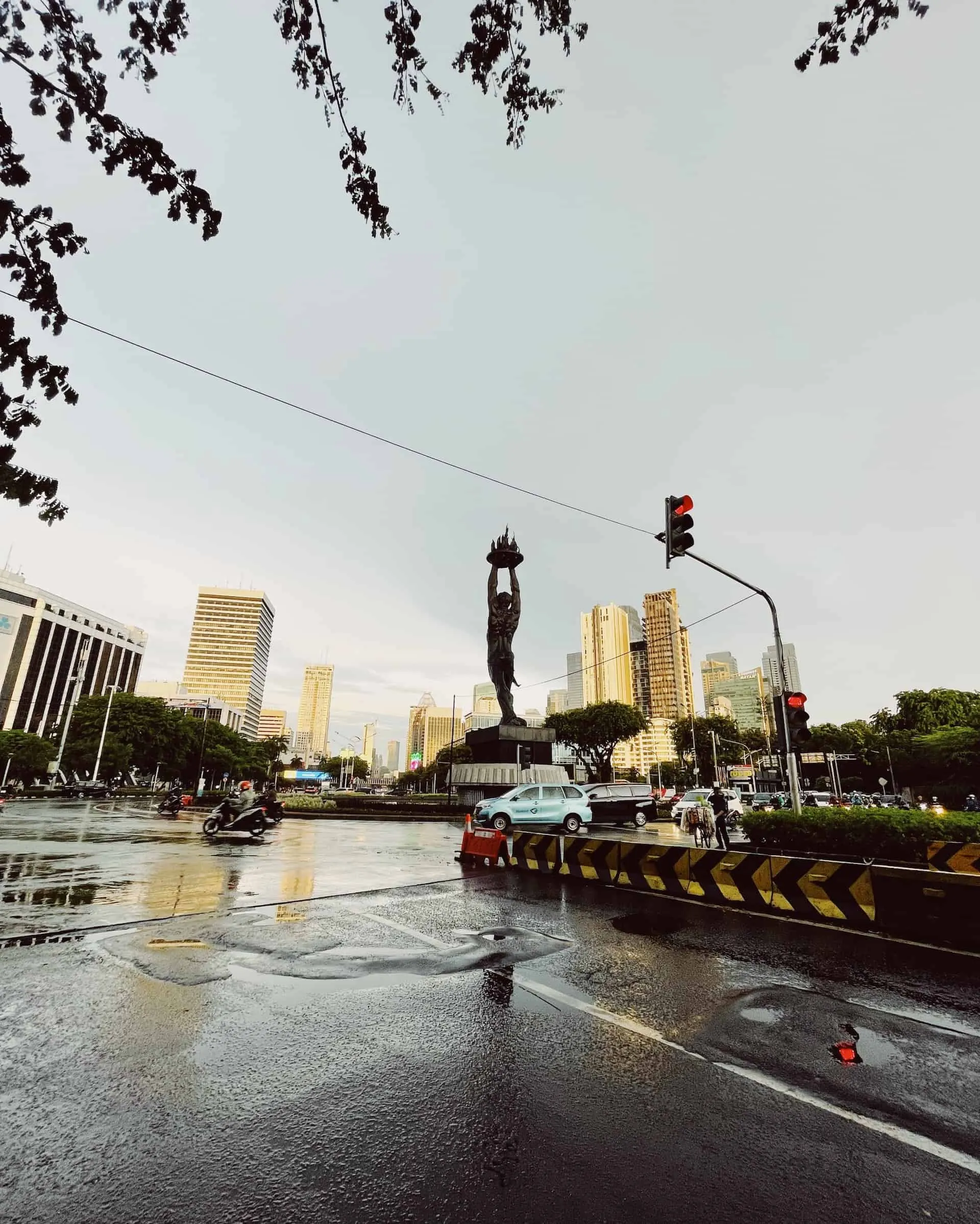 10 Hal yang Perlu Anda Ketahui Tentang Patung Bundaran Senayan