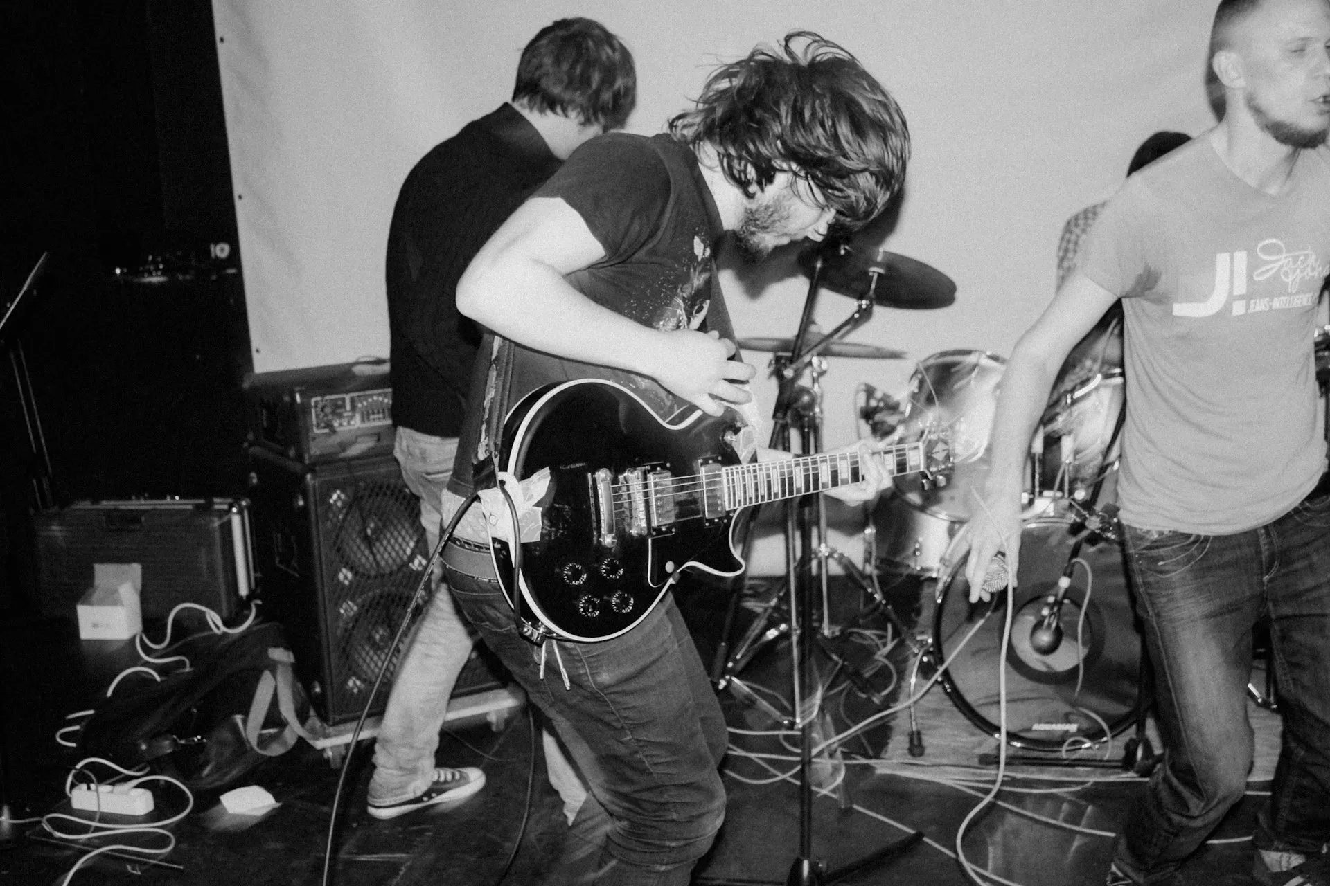 The Resonating Room: Mengapa Keintiman di Panggung Kecil Adalah Pengalaman Musik Paling Murni