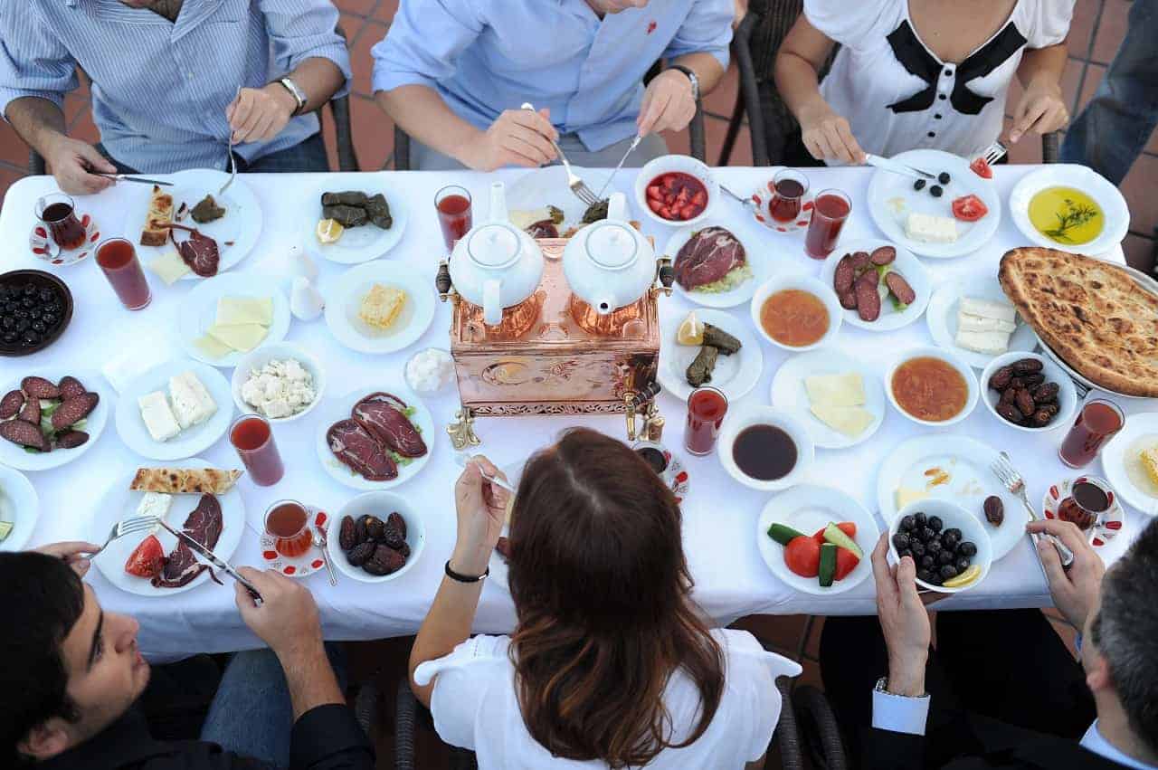 10 Recommendations of Café & Resto for Fast Breaking Time
