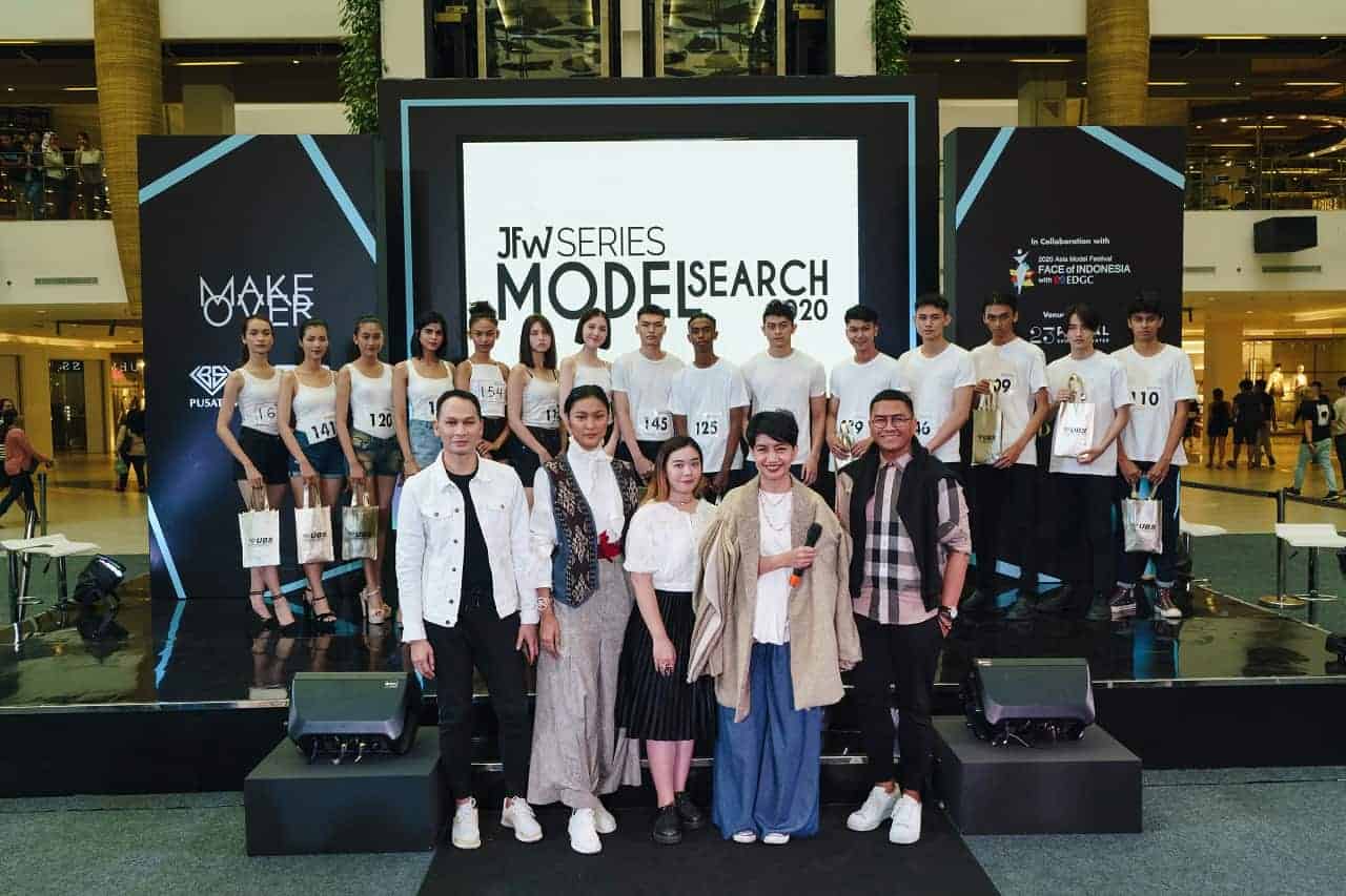 Cegah Penyebaran COVID-19, Jakarta Fashion Week Mengaudisi Model Semi-Virtual