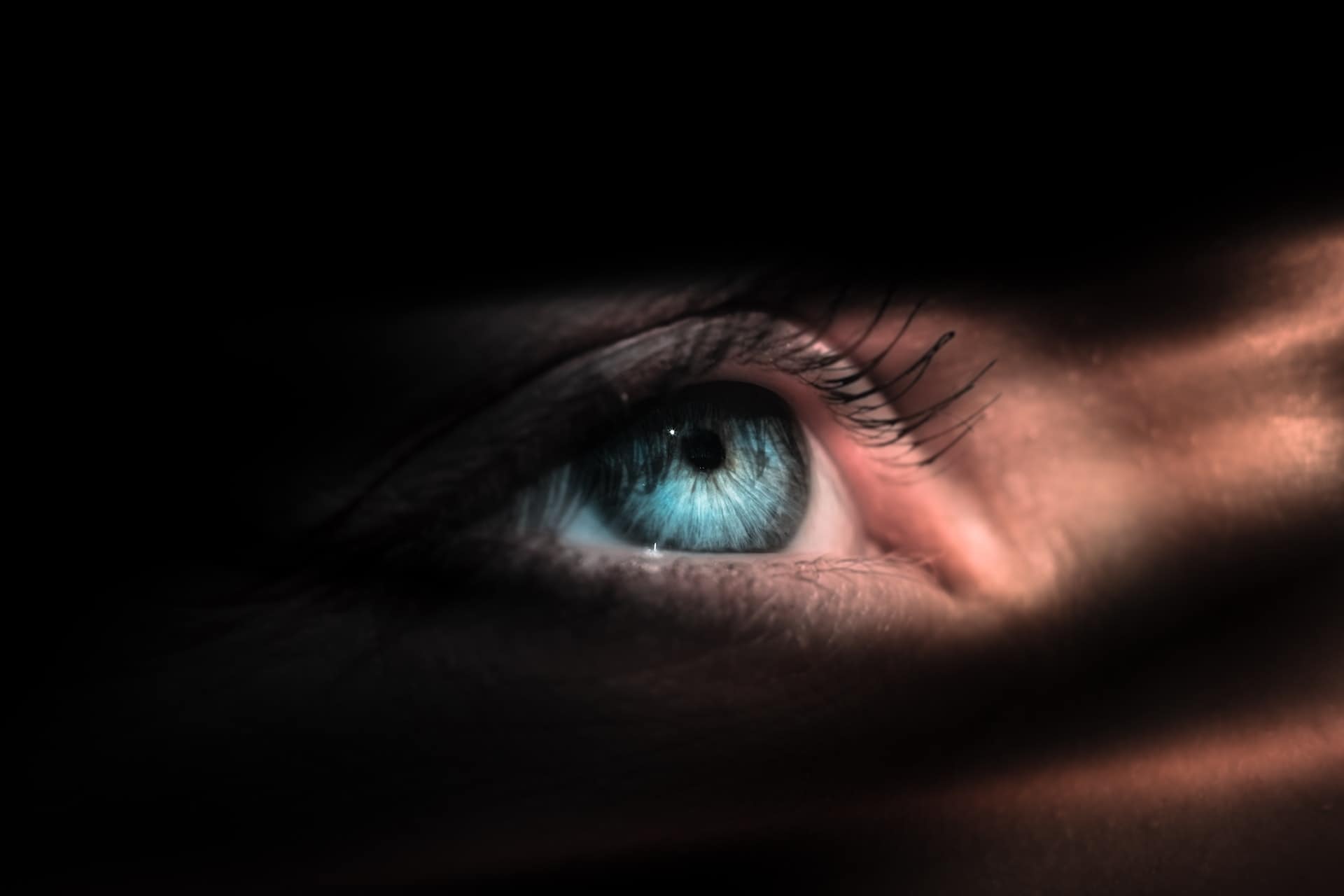 The Risk Of Using Contact Lenses For Too Long