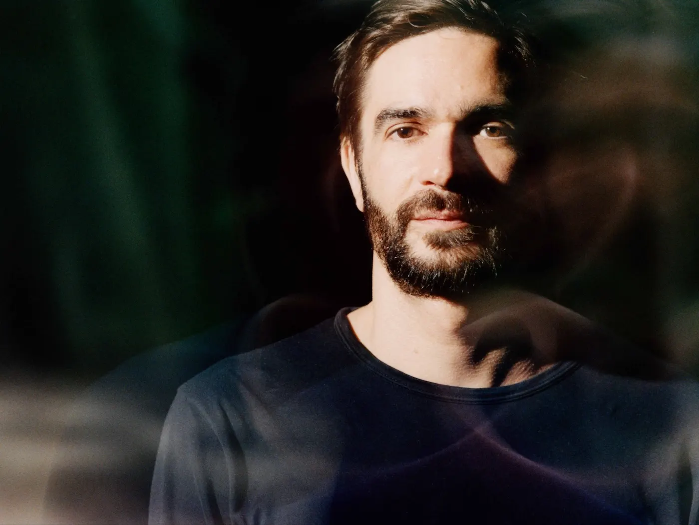 Menjelajahi Eksperimentasi Bunyi dalam Album Musik Elektronik Kontemporer Jon Hopkins