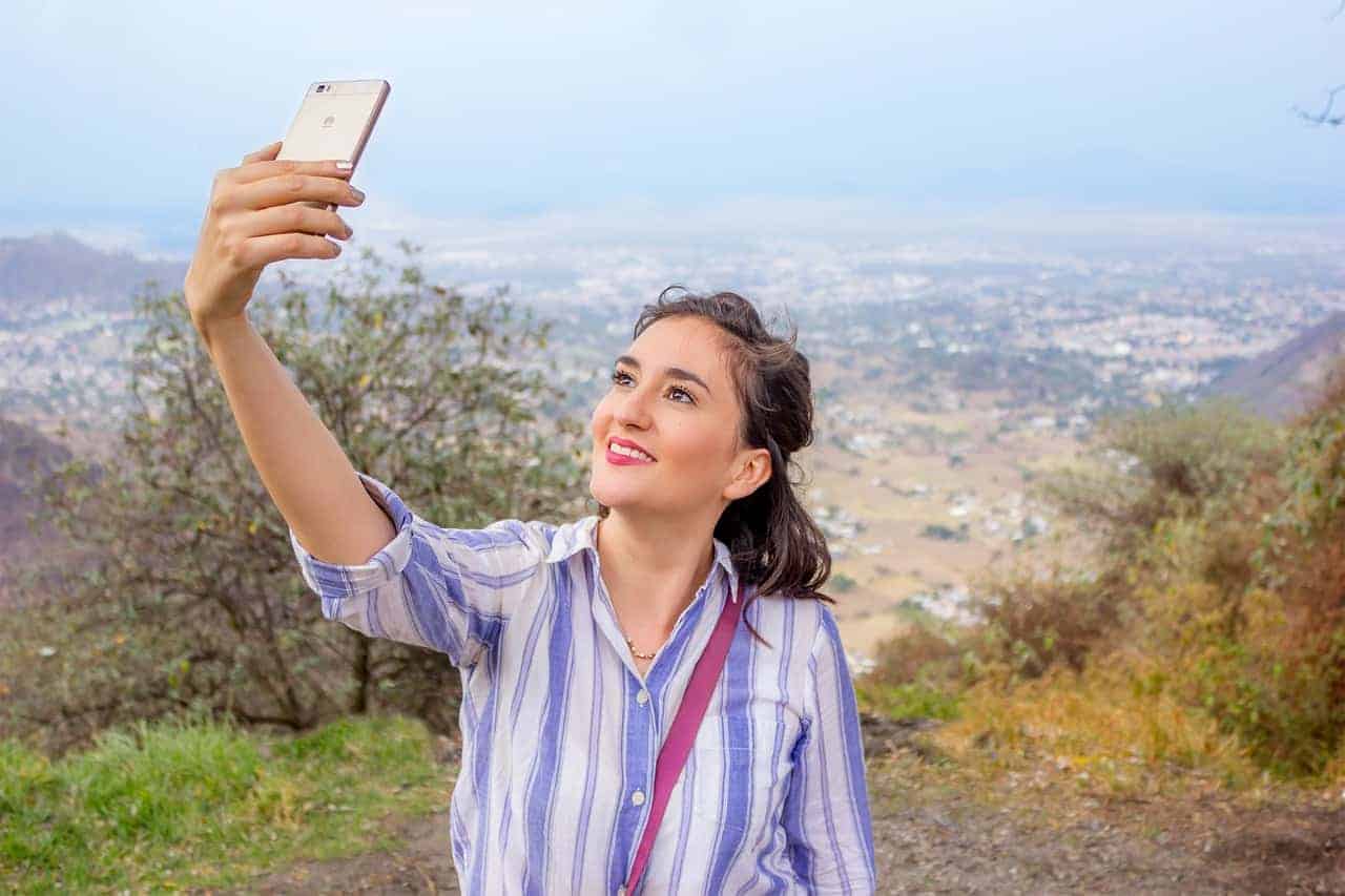 5 Trik Jitu Untuk Mendapatkan Foto Selfie yang Menarik