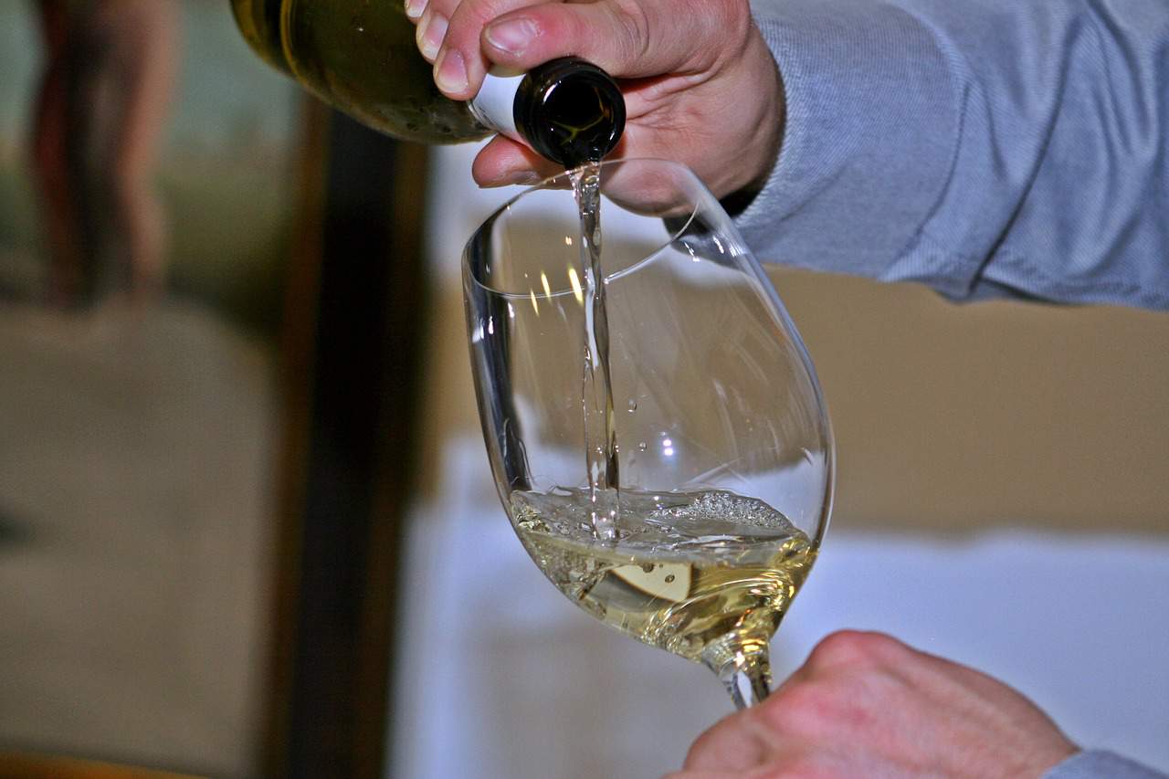 5 Cara Menikmati Wine dengan Benar