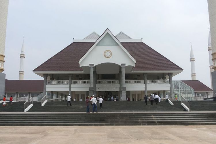 5 Fakta di Balik Megahnya Masjid Raya KH Hasyim Asy’ari