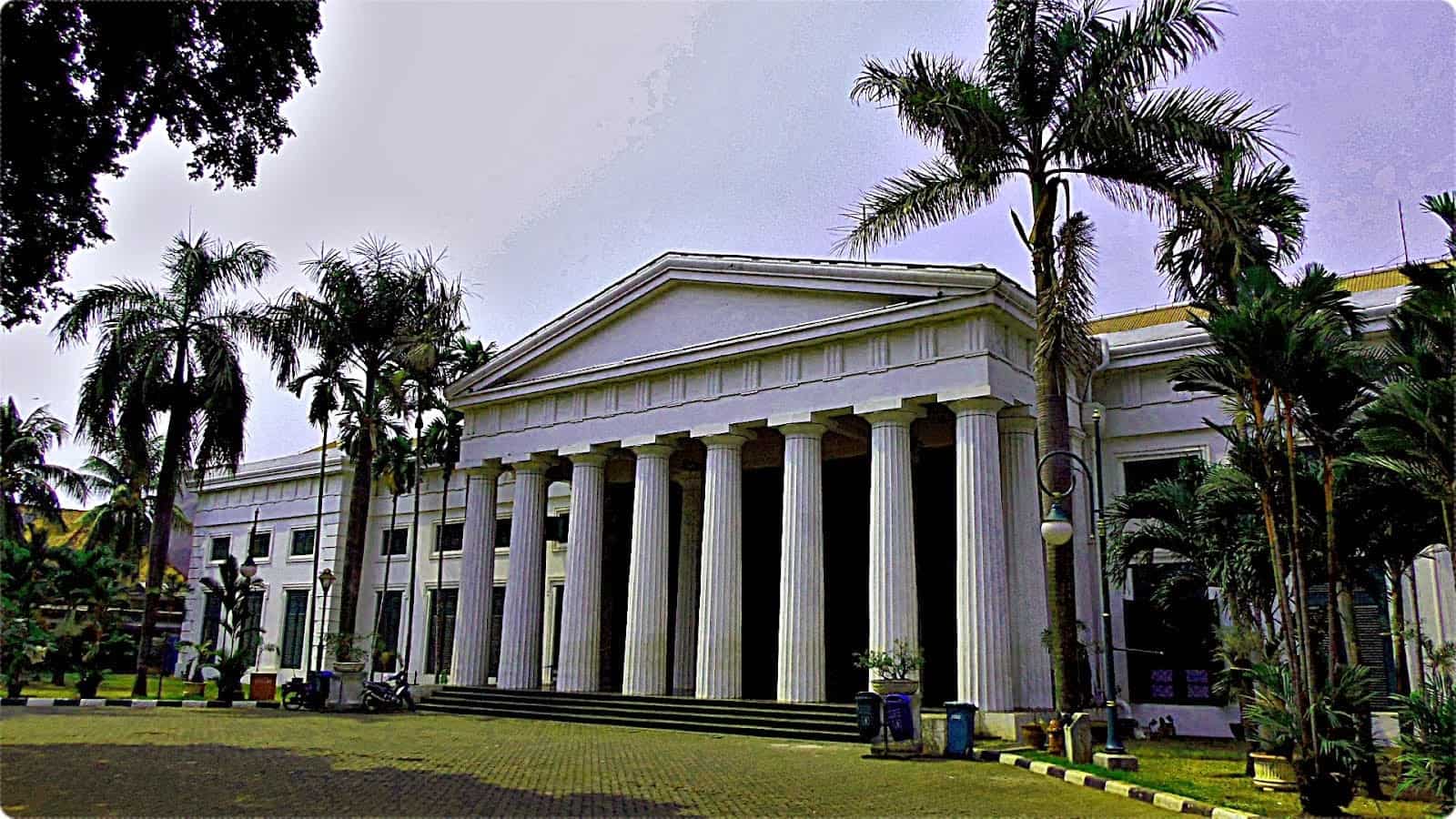 Mengenal Lebih Jauh Museum Seni Rupa dan Keramik