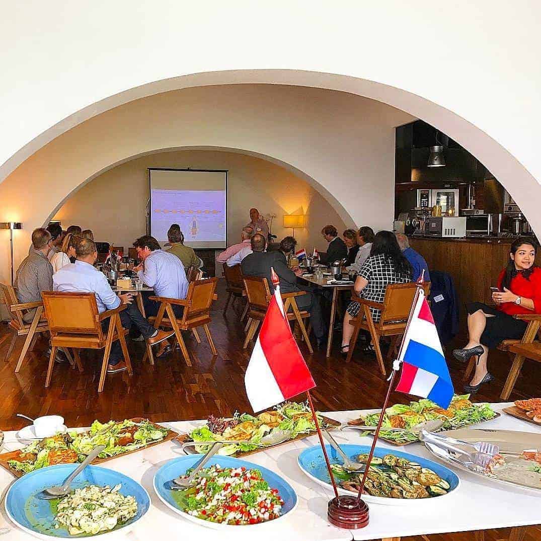 Menikmati Sajian khas Spanyol di Ketinggian