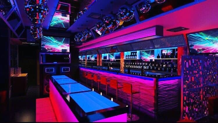 Chill Out with Mash Up Music at Nu China Bar & Lounge