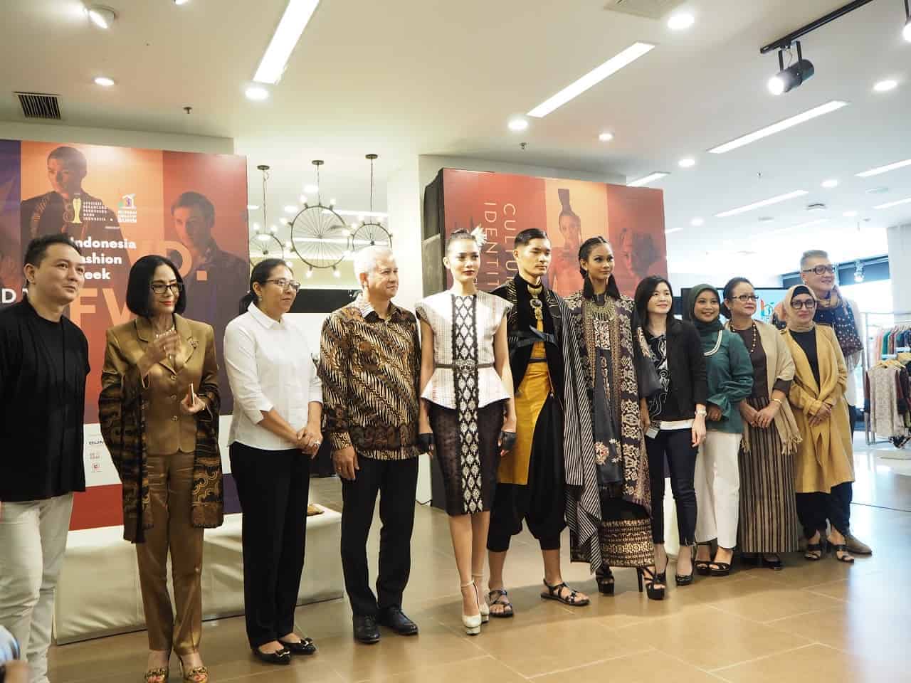 Cultural Identity jadi Tema Indonesia Fashion Week 2018