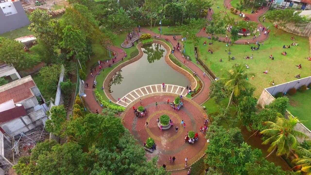 Taman Miring yang Sejukkan Kawasan Jagakarsa