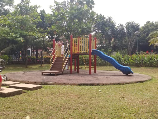 Beautiful Park in the Midst of Downtown