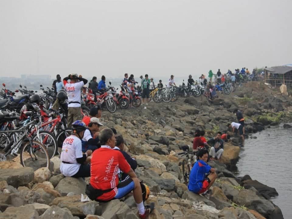 Fun Fishing in Tarumanegaran Fishing Spot
