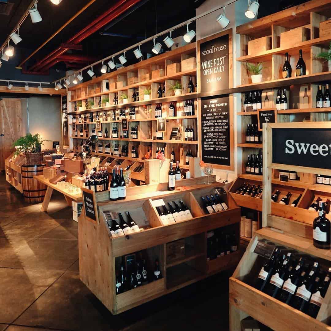 Drink and Socialize at Social House