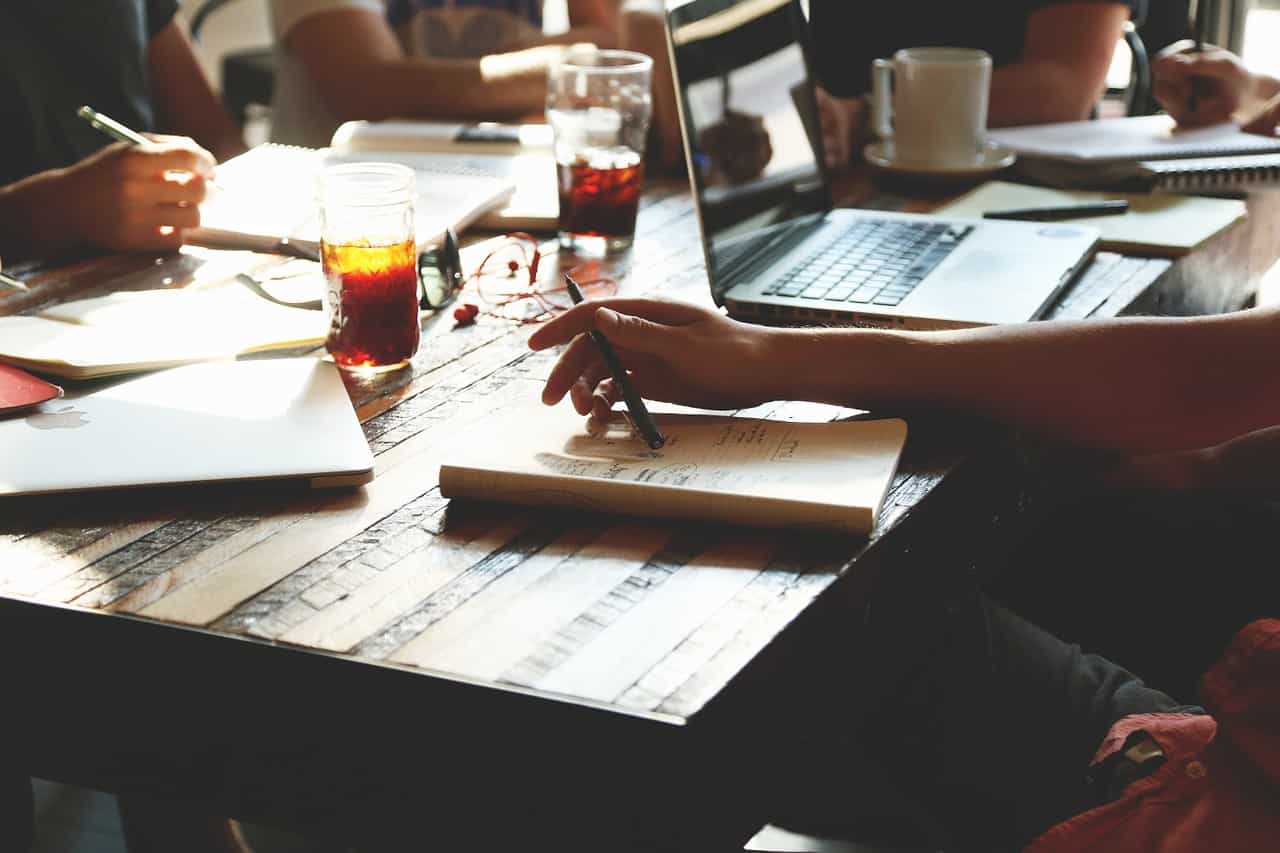 6 Useful Ways to Manage Your Work at the Office