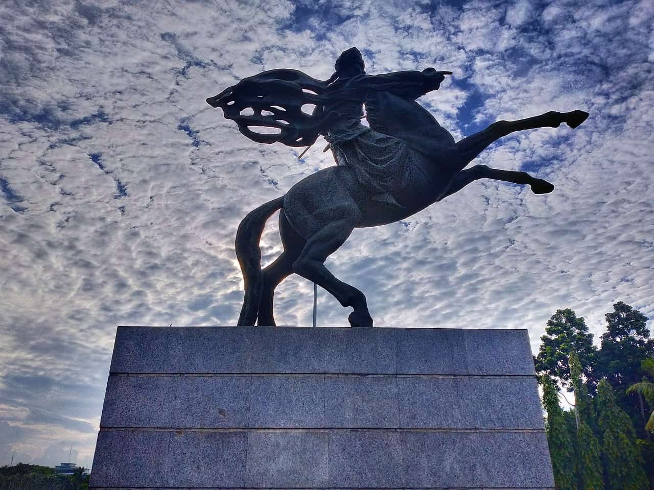 5 Hero Statues at Monas People Rarely Know
