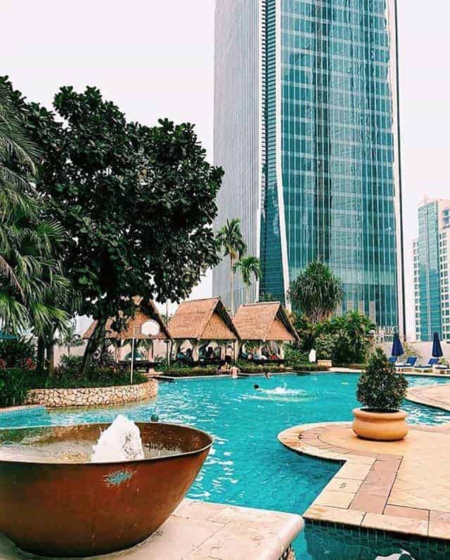 Luxurious Accomodation at Ritz-Carlton Mega Kuningan