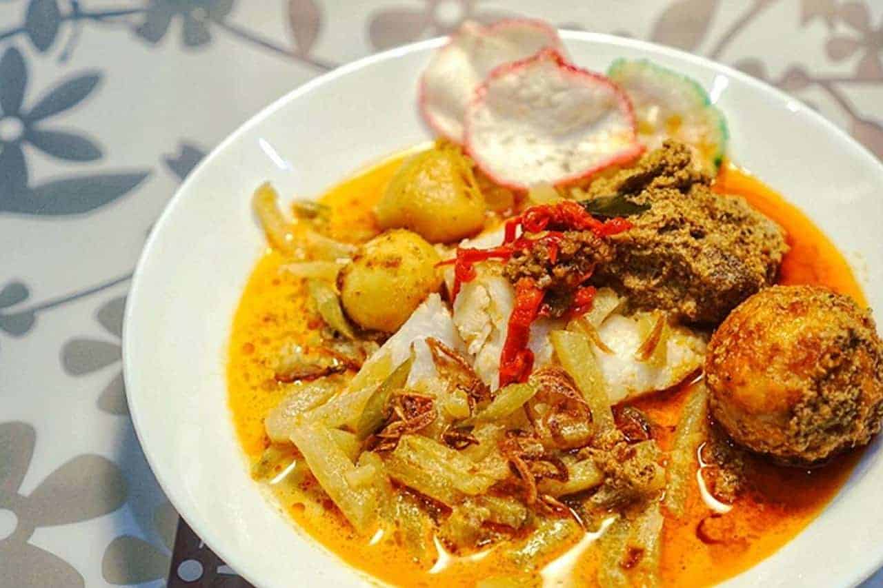 Breakfast or Dinner, These Ketupat Sayur Make you Want for More