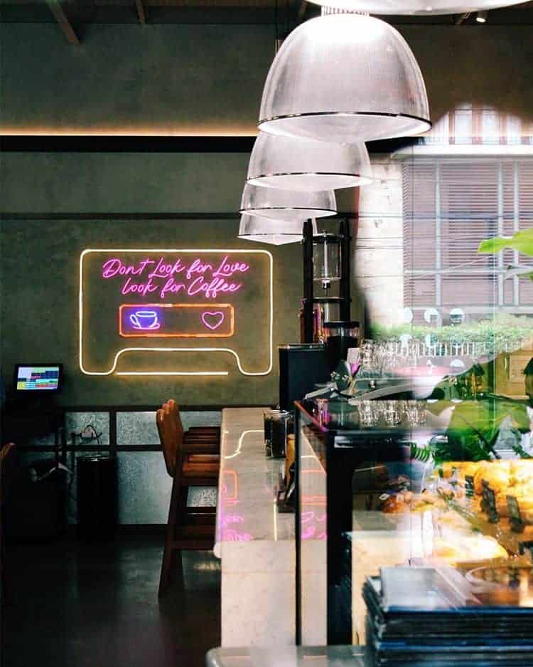 Kafe dan Bar Musik jadi Satu di Djournal House