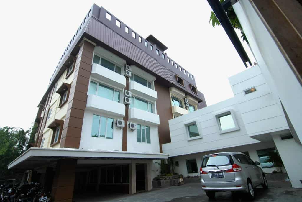 A Strategic Business and Leisure Hotel in Kemang