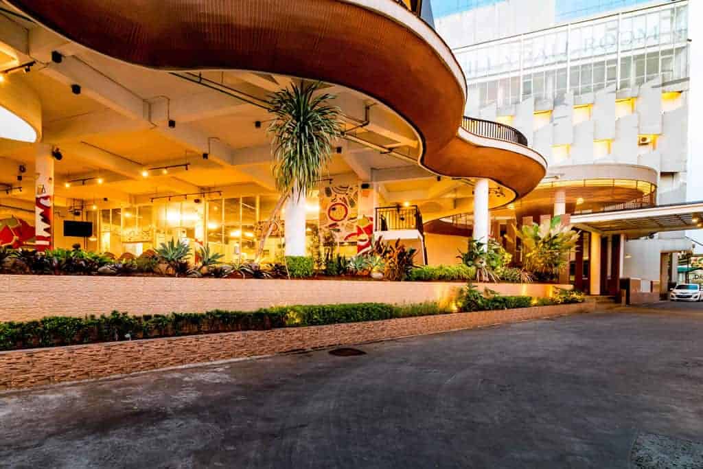 Utmost Comfort for Cozy Stay, Good Food and Special Events