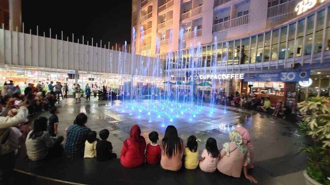 Musical Dancing Water Fountain, a New Family Destination at Teraskota Mall BSD
