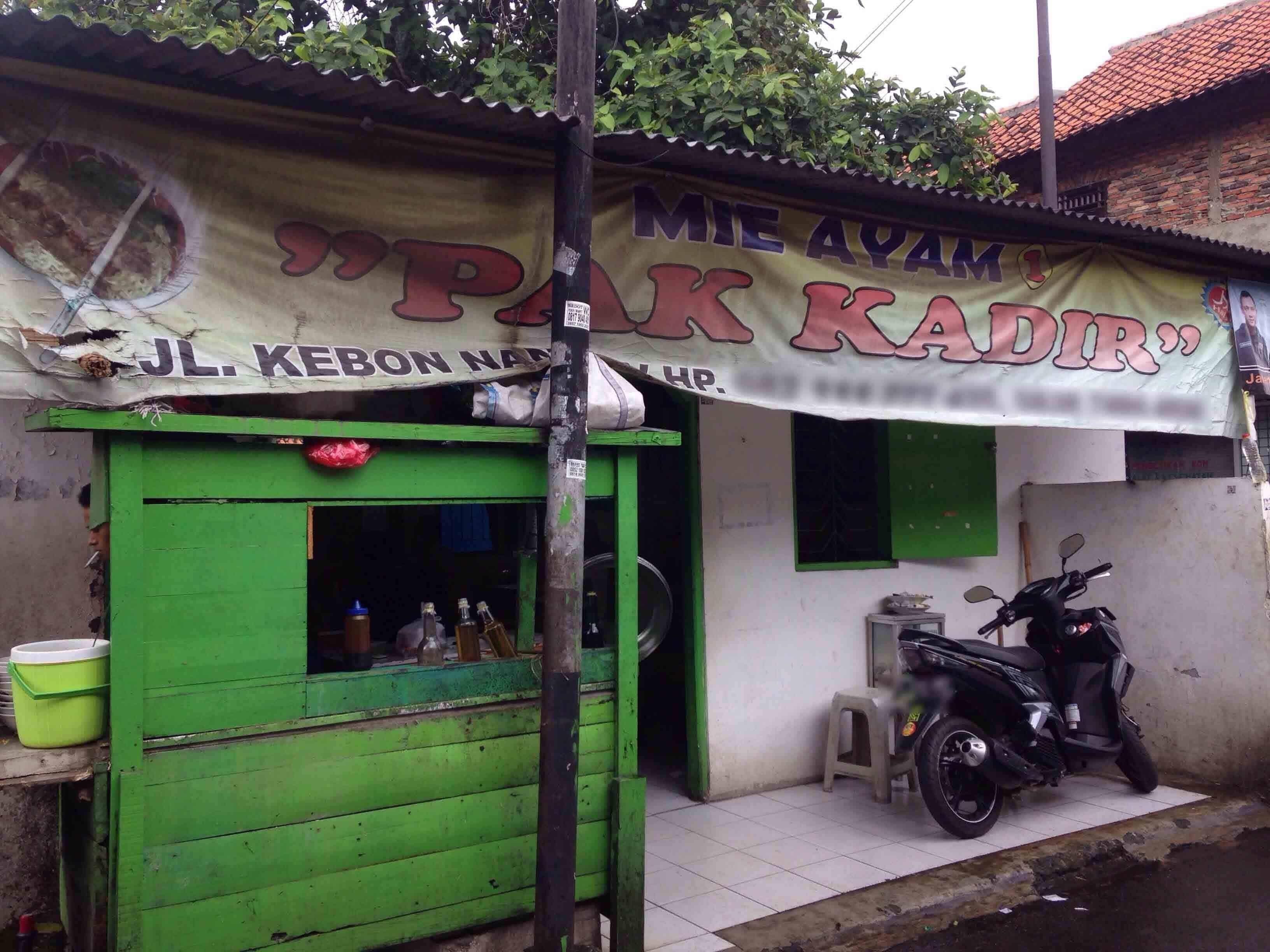 Mie Ayam Legendaris untuk Santap Siang