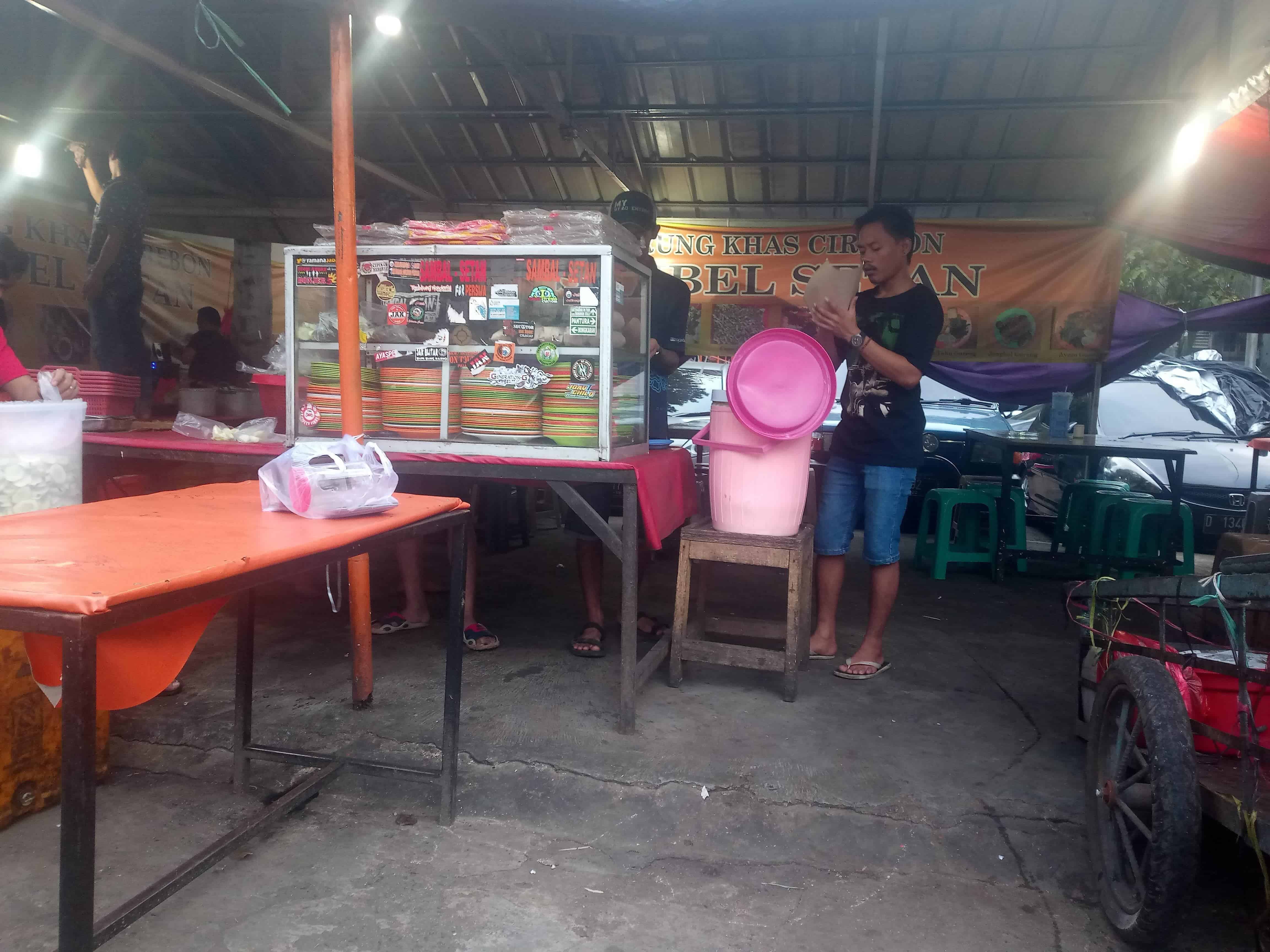 Sambal Super Pedas Racikan Bu Mut yang Bikin Ketagihan