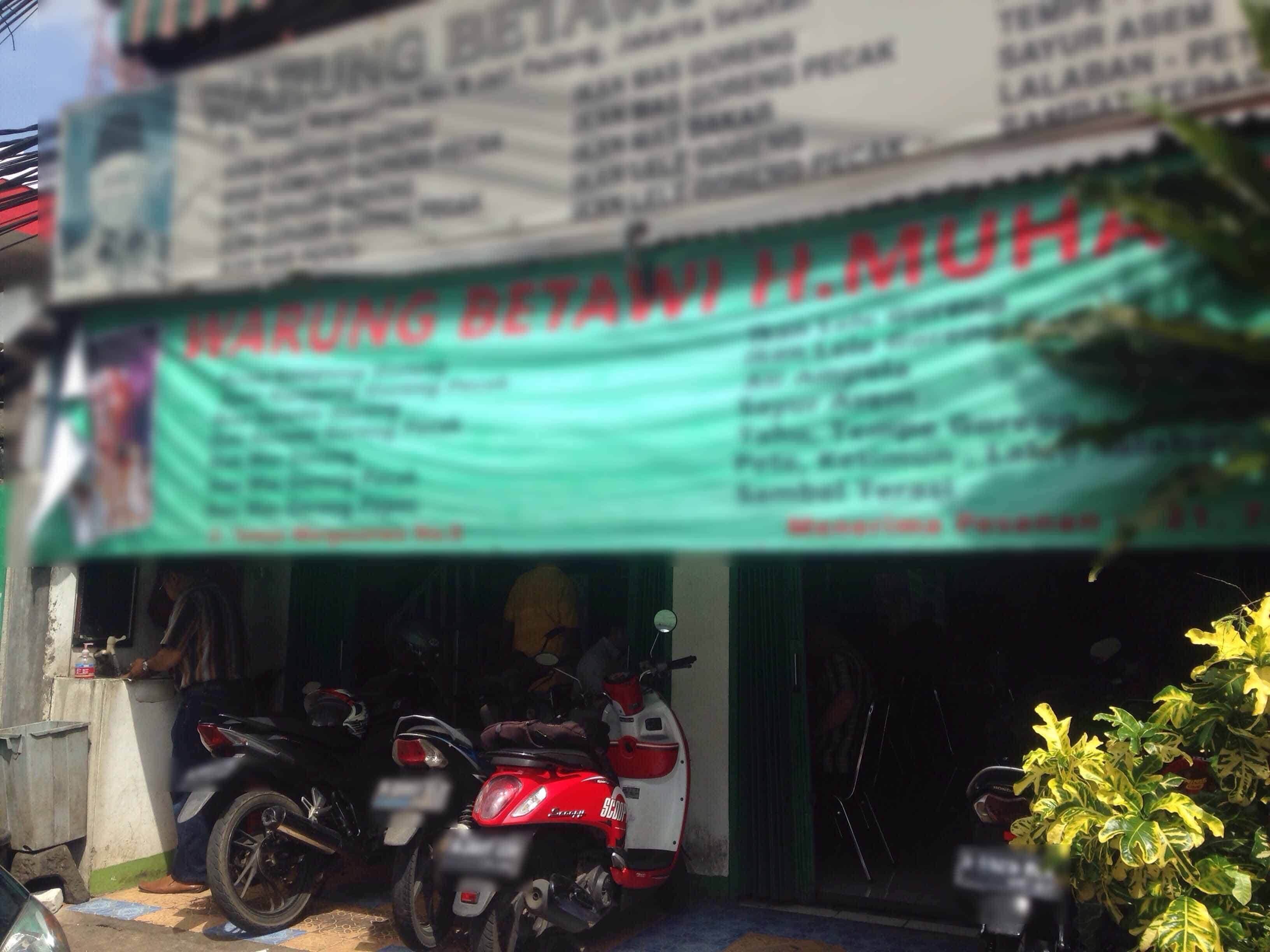 Nikmatnya Santap Siang dengan Pecak Ikan di Warung Betawi H. Muhayar