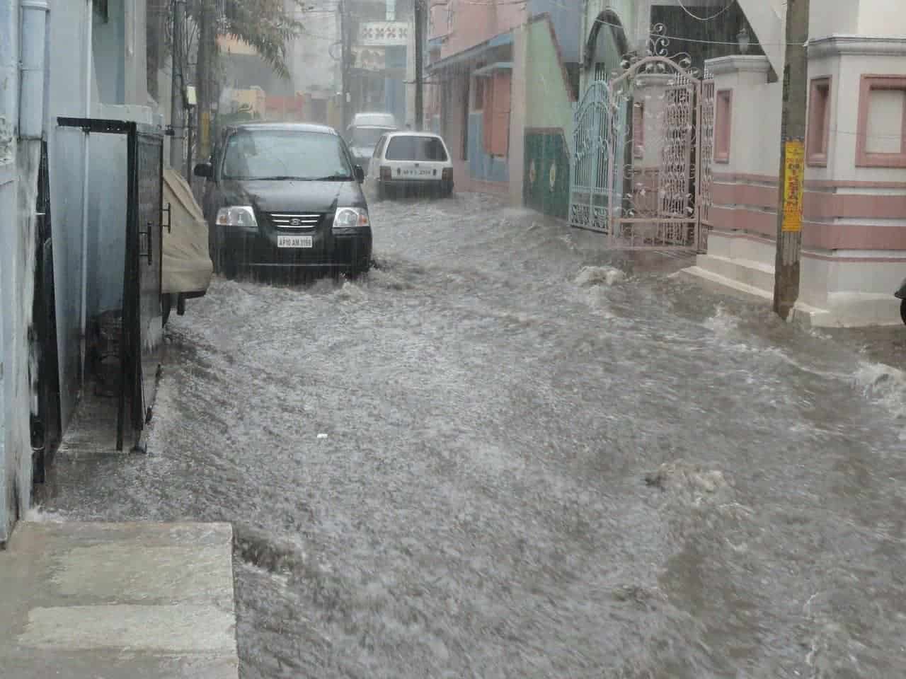 Wajib Catat, Ini Nomor Telepon Darurat Saat Banjir!
