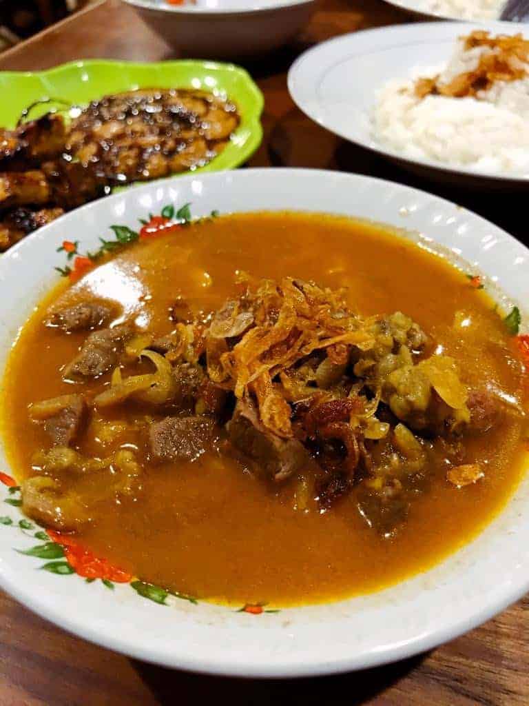 Mencicipi Kelezatan Sate dan Tongseng Khas Solo Racikan Pak Dadi