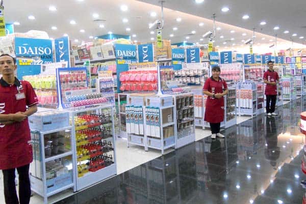 Belanja Perlengkapan Rumah Tangga dengan Harga Miring di Daiso Japan