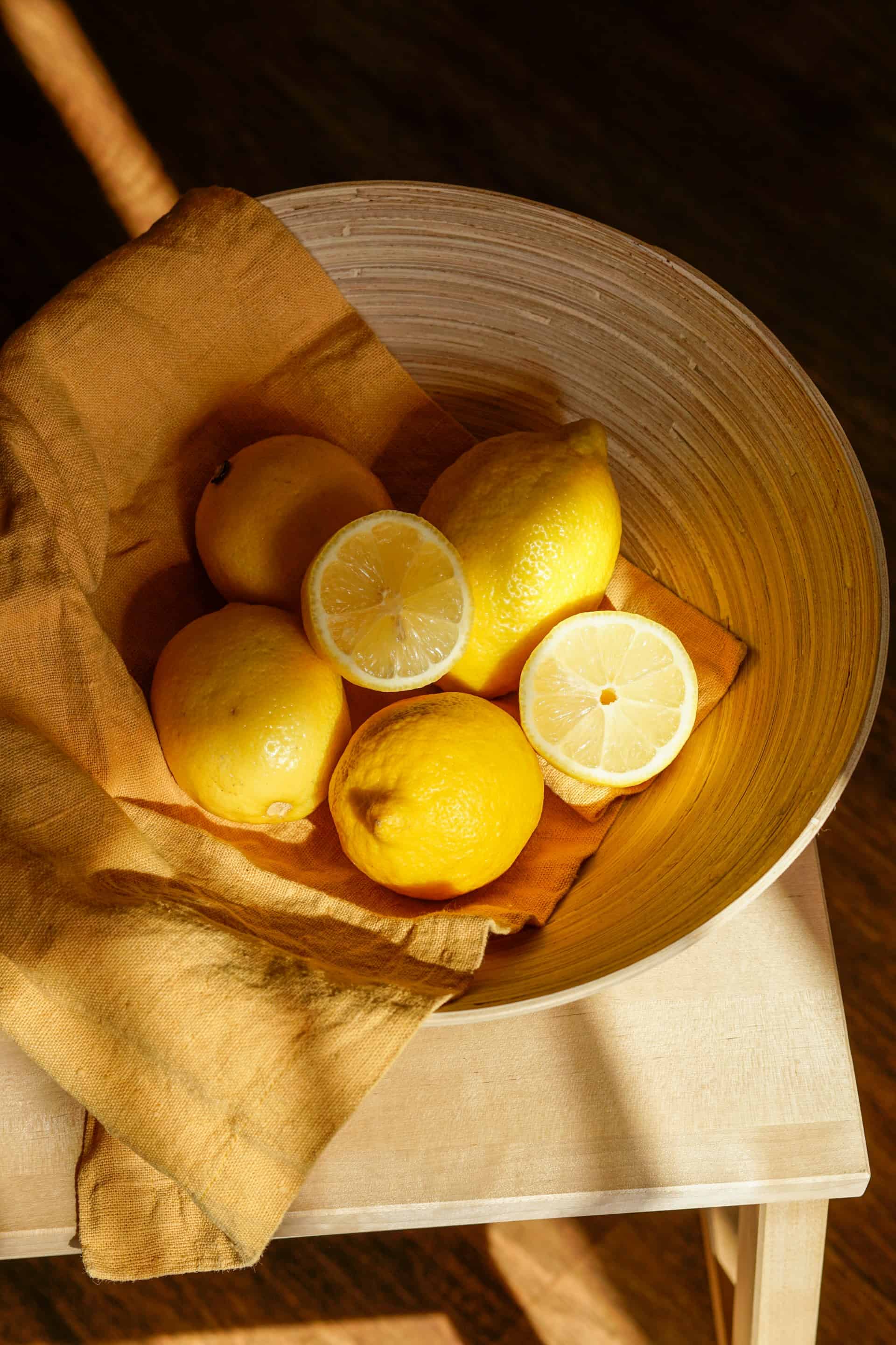 10 Health Benefits of Lemons