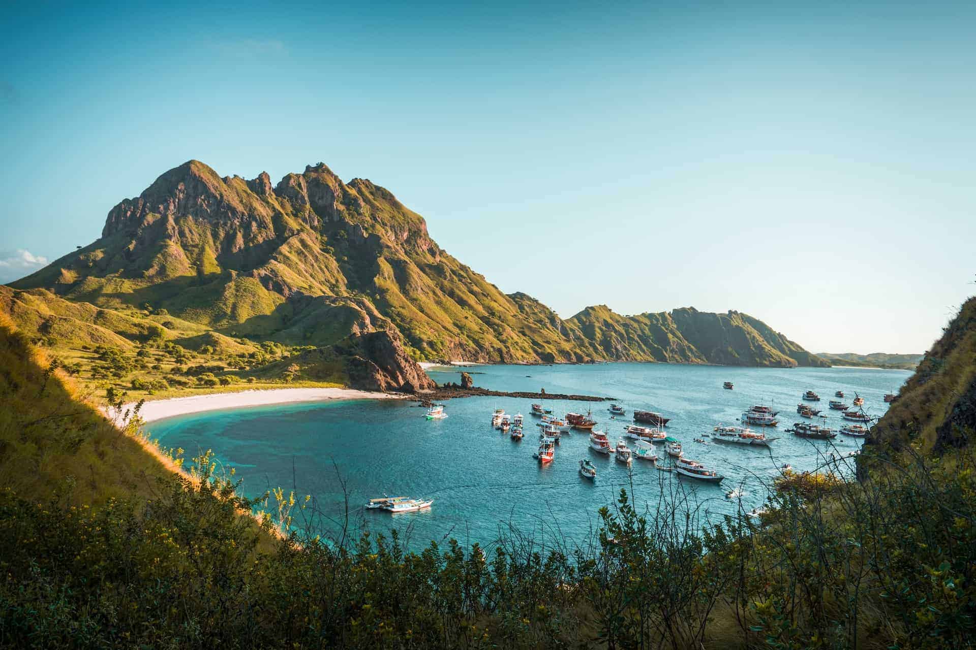 20 Tempat Yang Wajib Dikunjungi Di Komodo & Flores