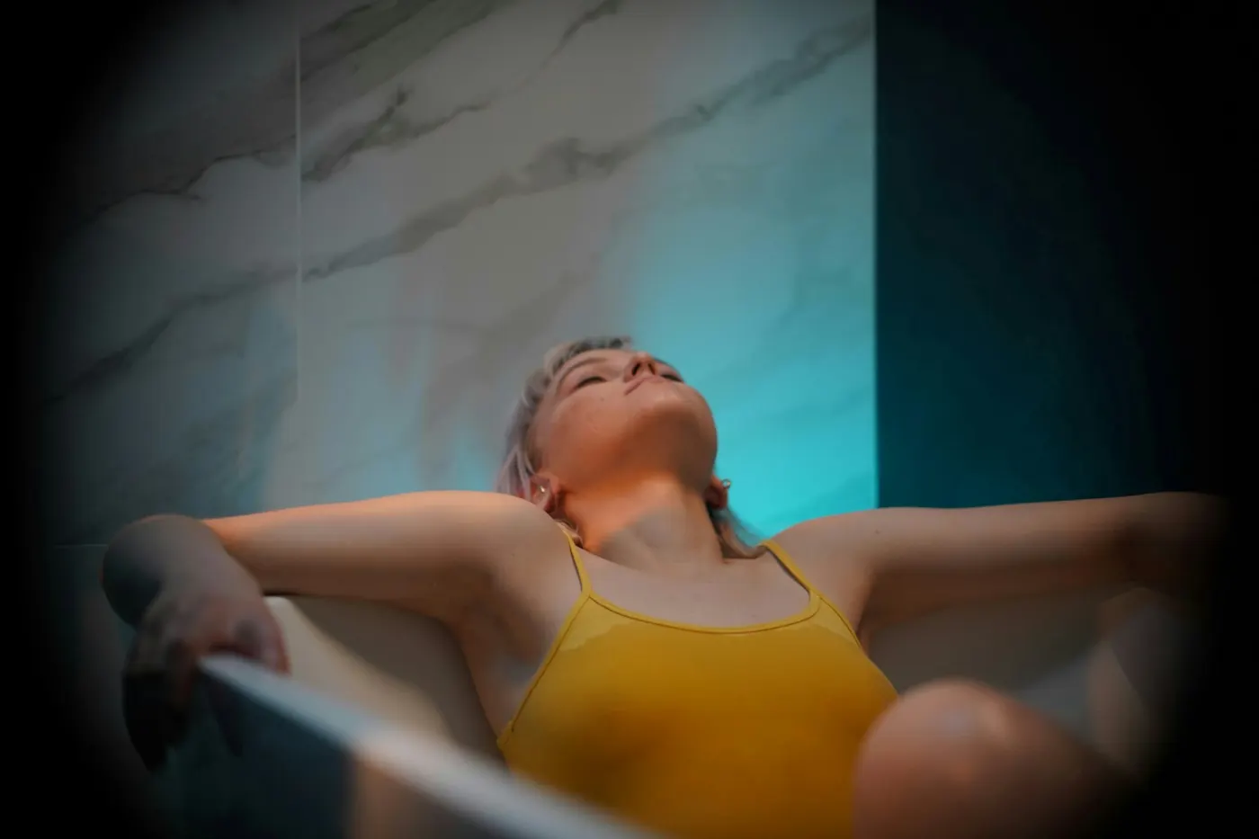 Manfaat 'Sensory Deprivation Flotation' untuk Pemulihan Mental dan Stamina