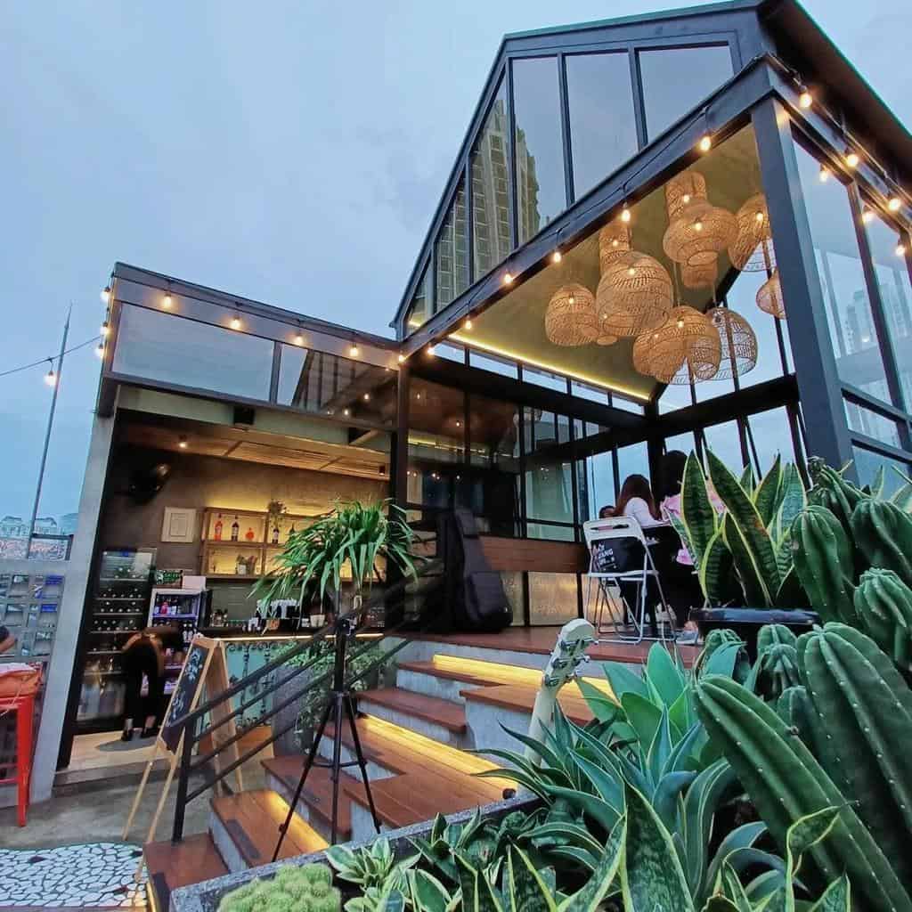 Instagenic Rooms and Coffee Shop in Setiabudi