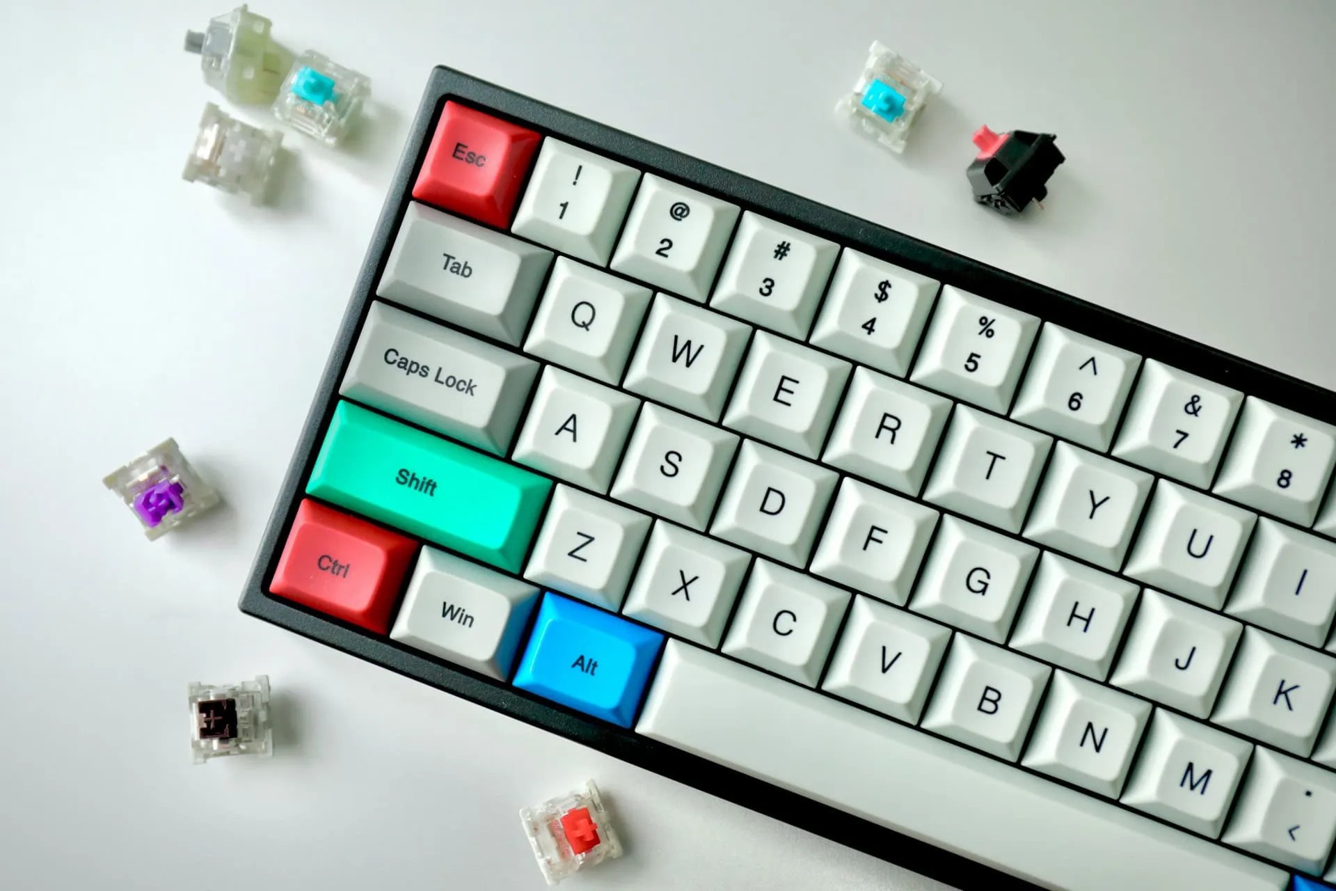 Custom Mechanical Keyboards: Perpaduan Visual, Taktil, dan Eksklusivitas di Atas Meja Kerja