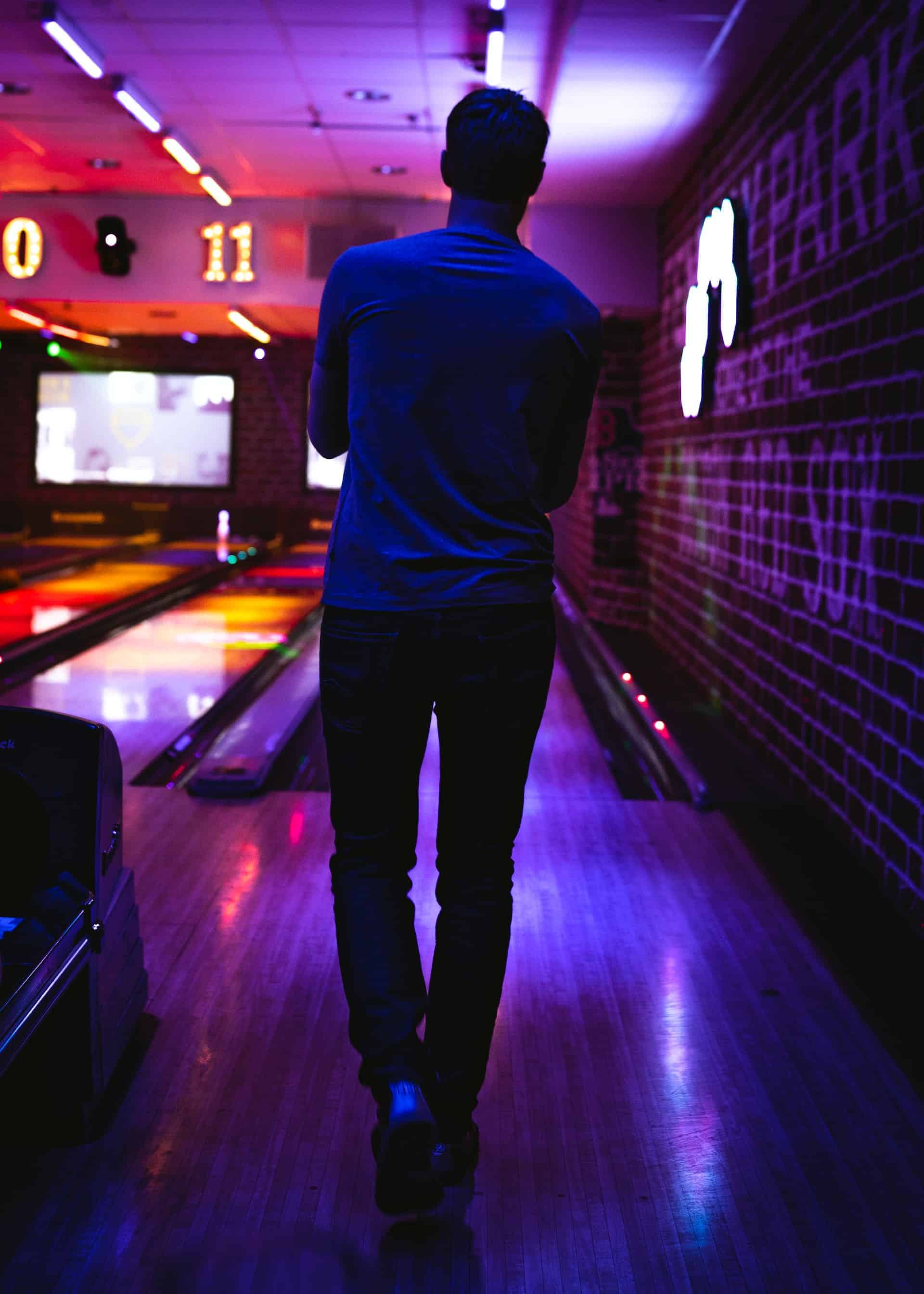 Keseruan Bermain Bowling di Artha Gading Bowling Center