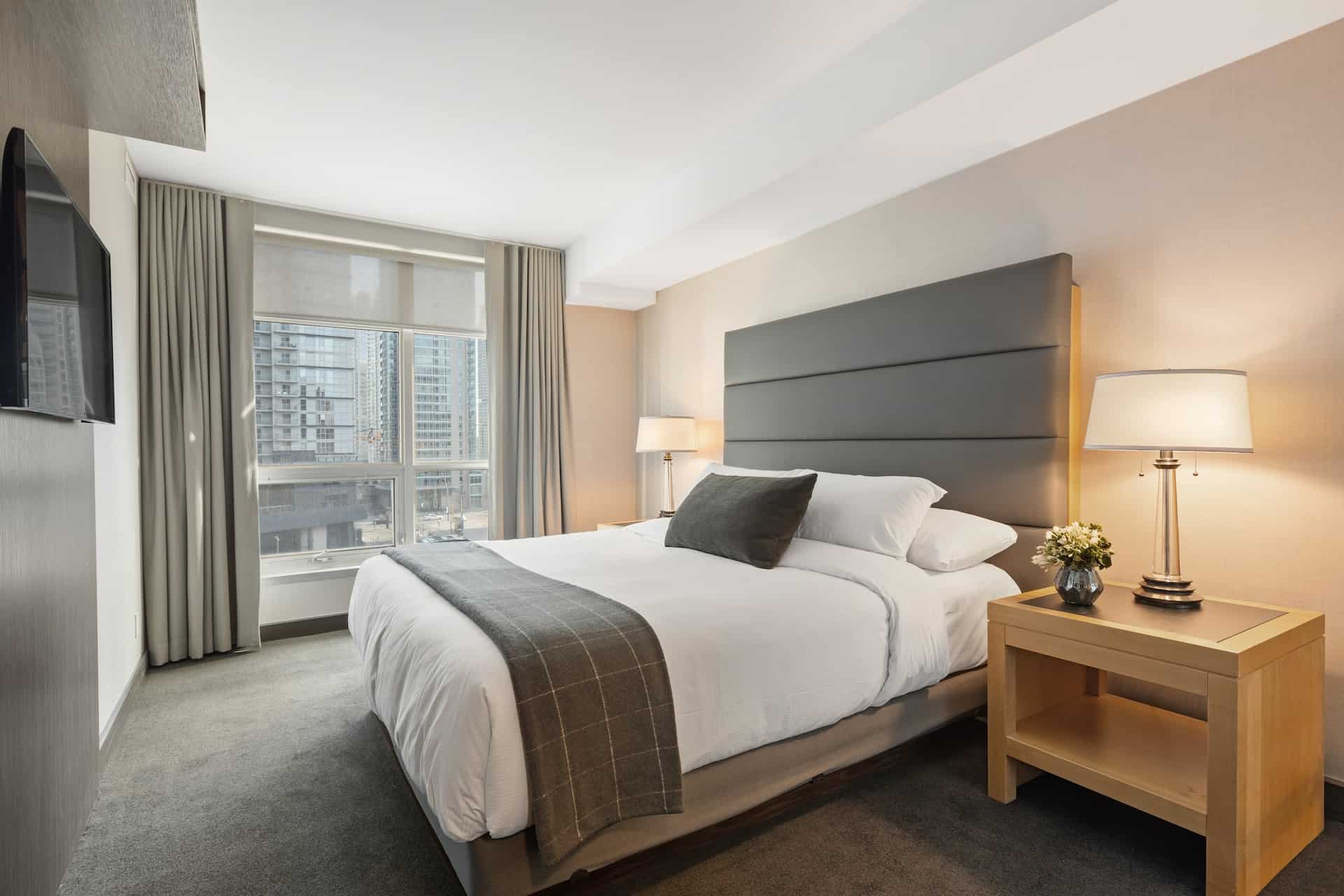 Want to Get the Cheapest Hotel Room? Check Out These 3 Tips!