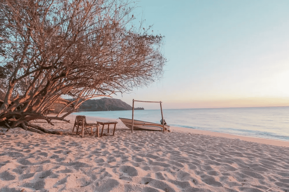 Menjelajahi Pantai Likupang, Hidden Gem di Manado