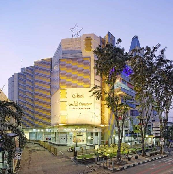 A Gold Shopping Center