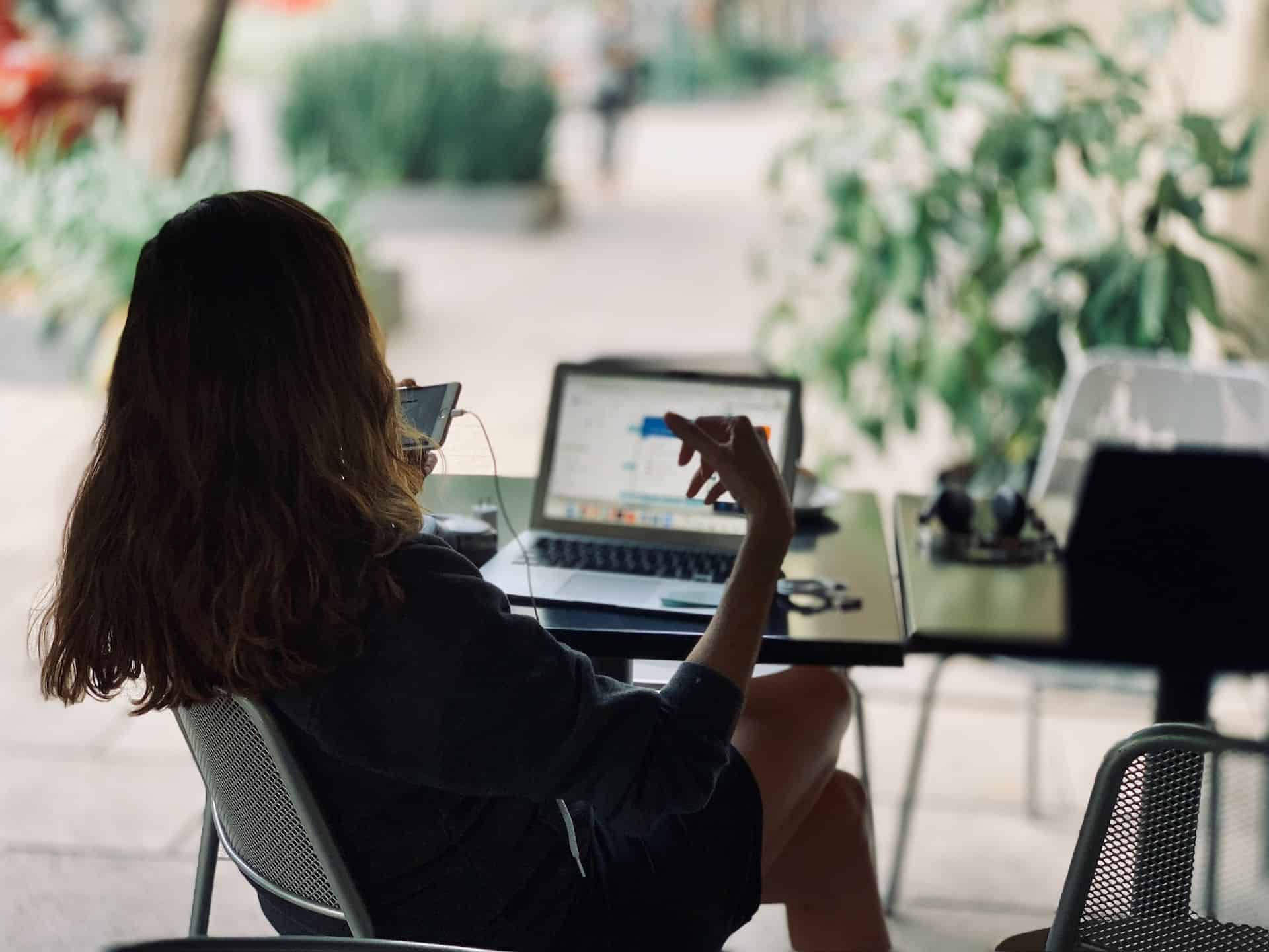 5 Cara Mengoptimalkan Media Digital untuk Para Generasi Senior