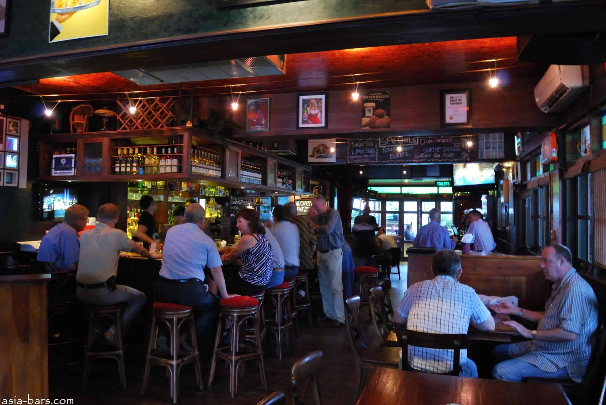 De Hooi – The Most Favourite Beer Joint in South Jakarta
