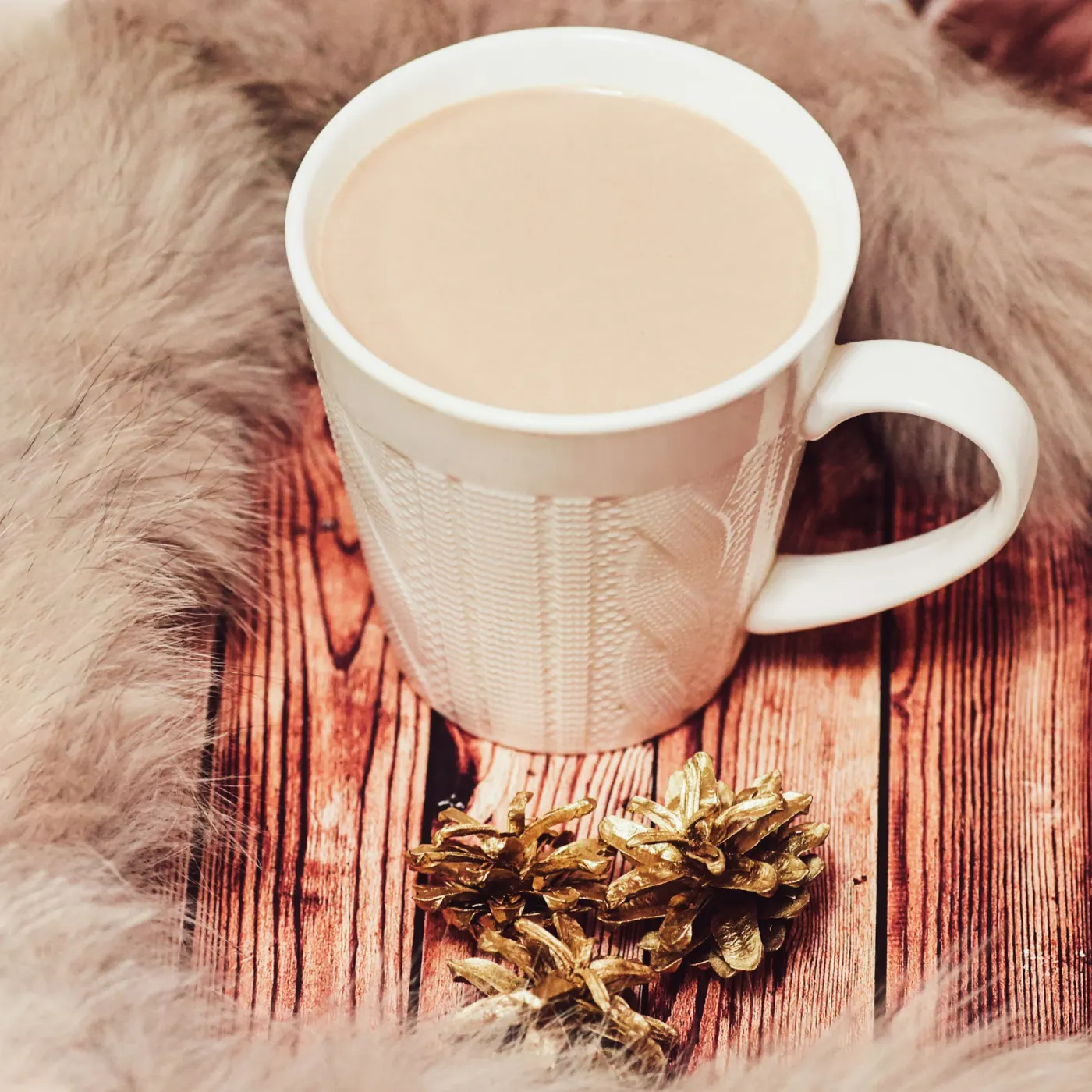 Manfaat Rutinitas Minum Teh Chamomile Hangat Menjelang Waktu Tidur