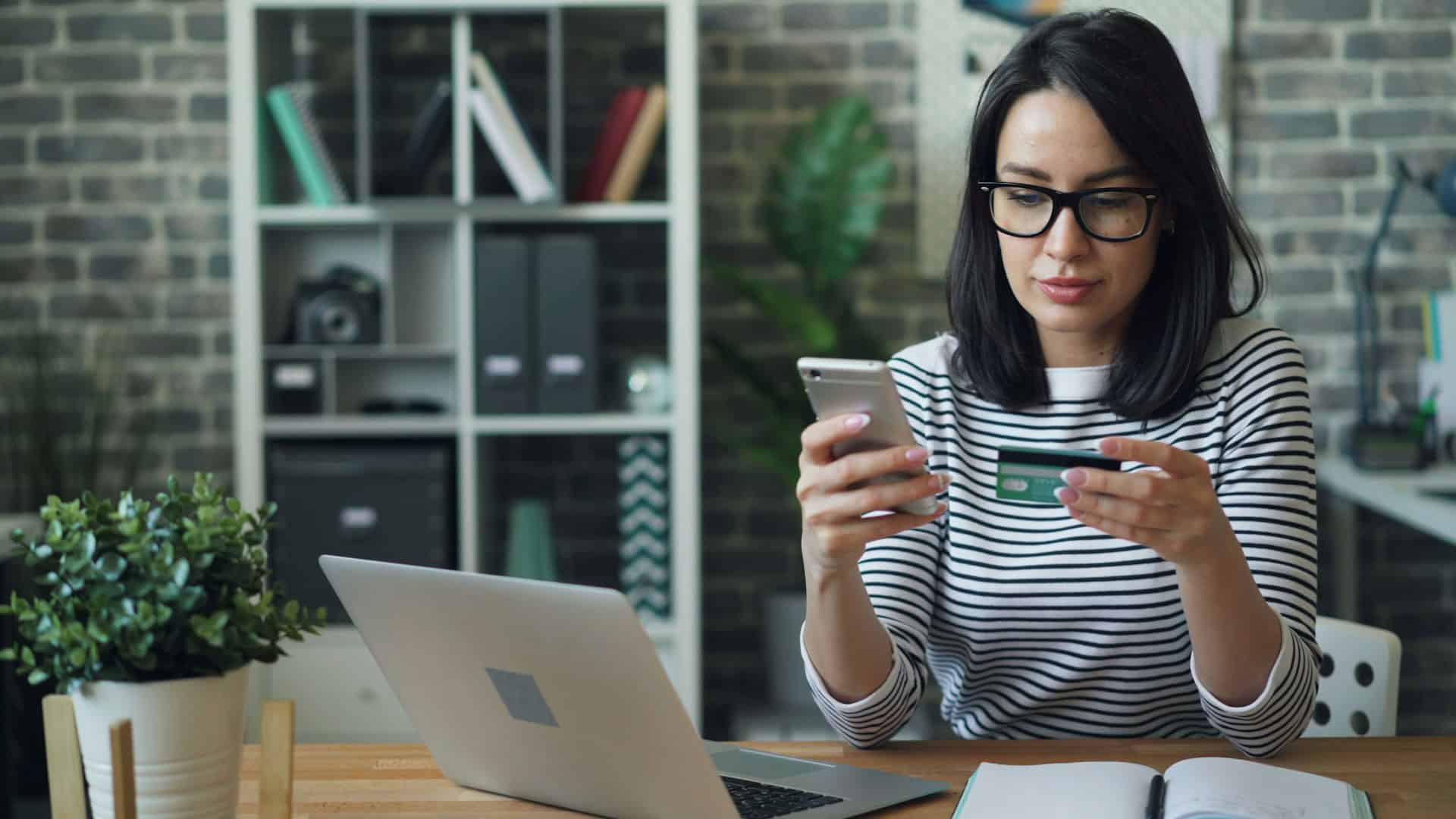 5 Safe Ways to Use a Credit Card Abroad
